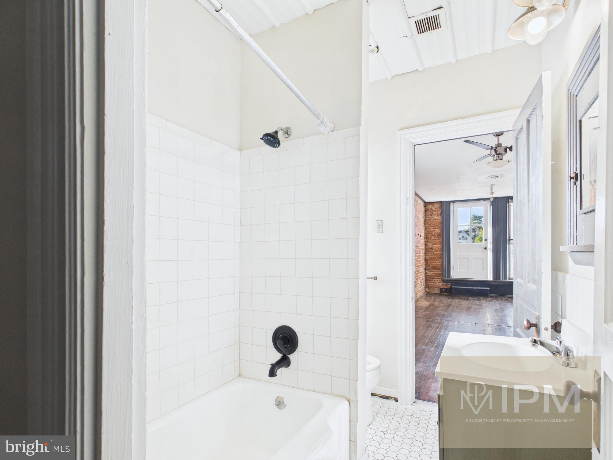 DAUPHIN COUNTY - Residential Lease