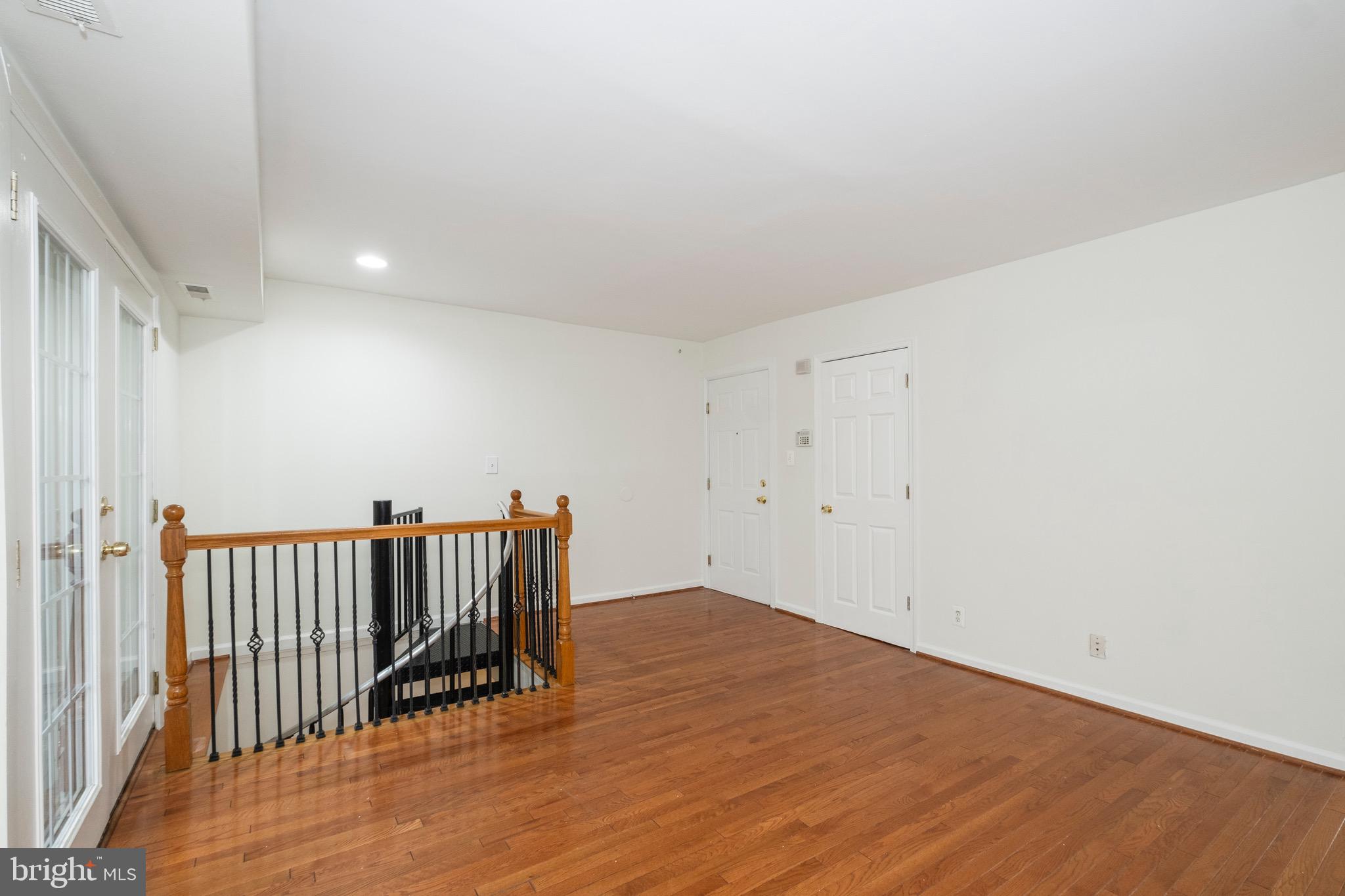 MARKHAM VIEW - Residential