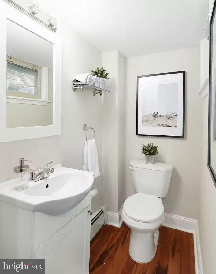 QUEEN VILLAGE - Residential