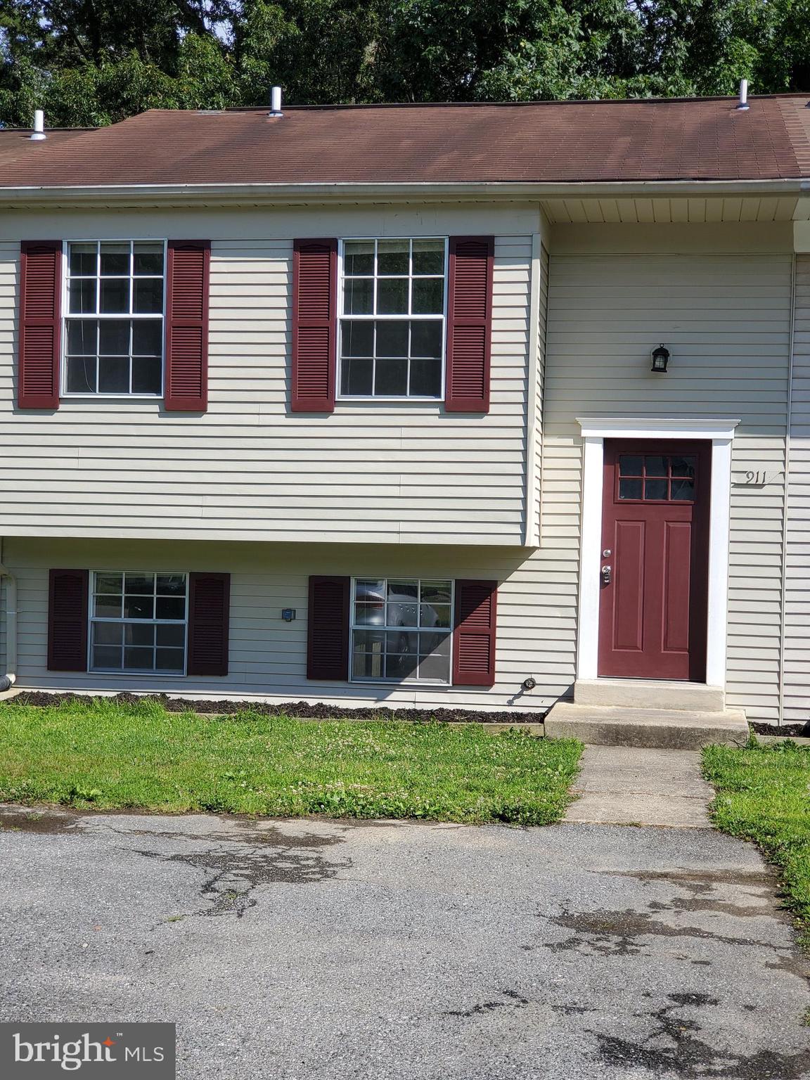 THE MEADOWS - LA PLATA - Residential Lease