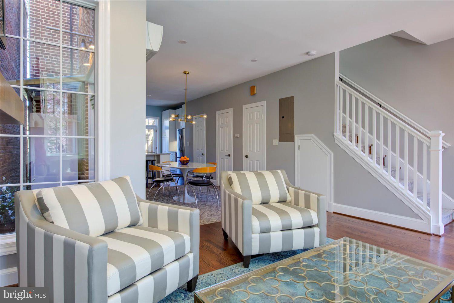 21 4TH STREET NE