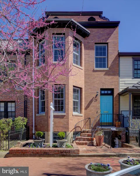 21 4th Street NE, Washington, DC 20002 - MLS#: DCDC2189188