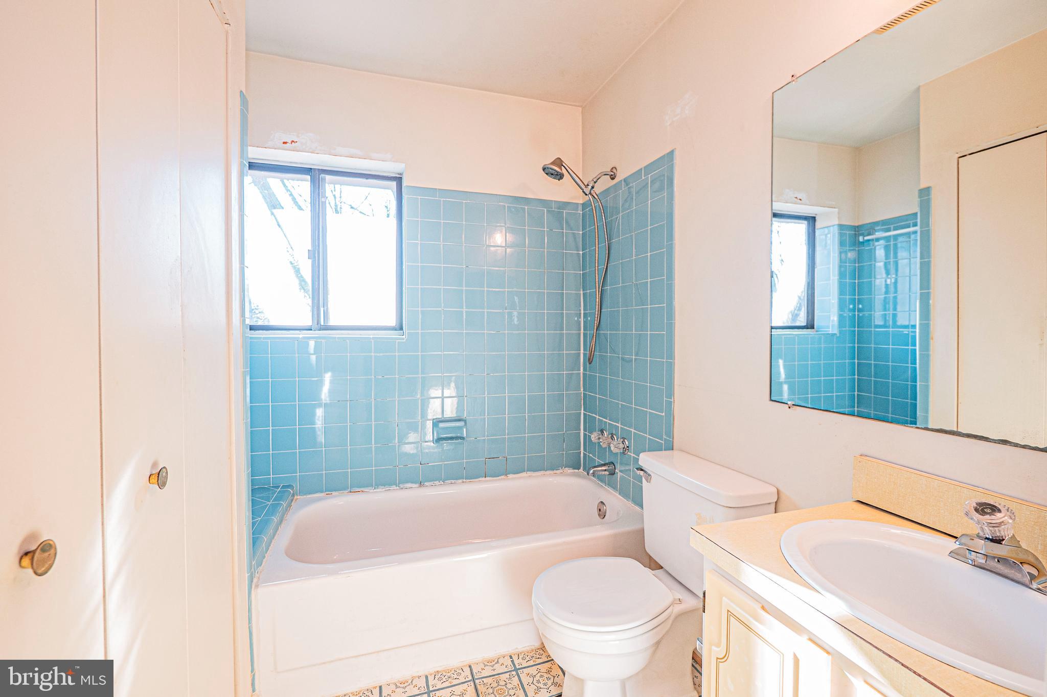 RESTON - Residential