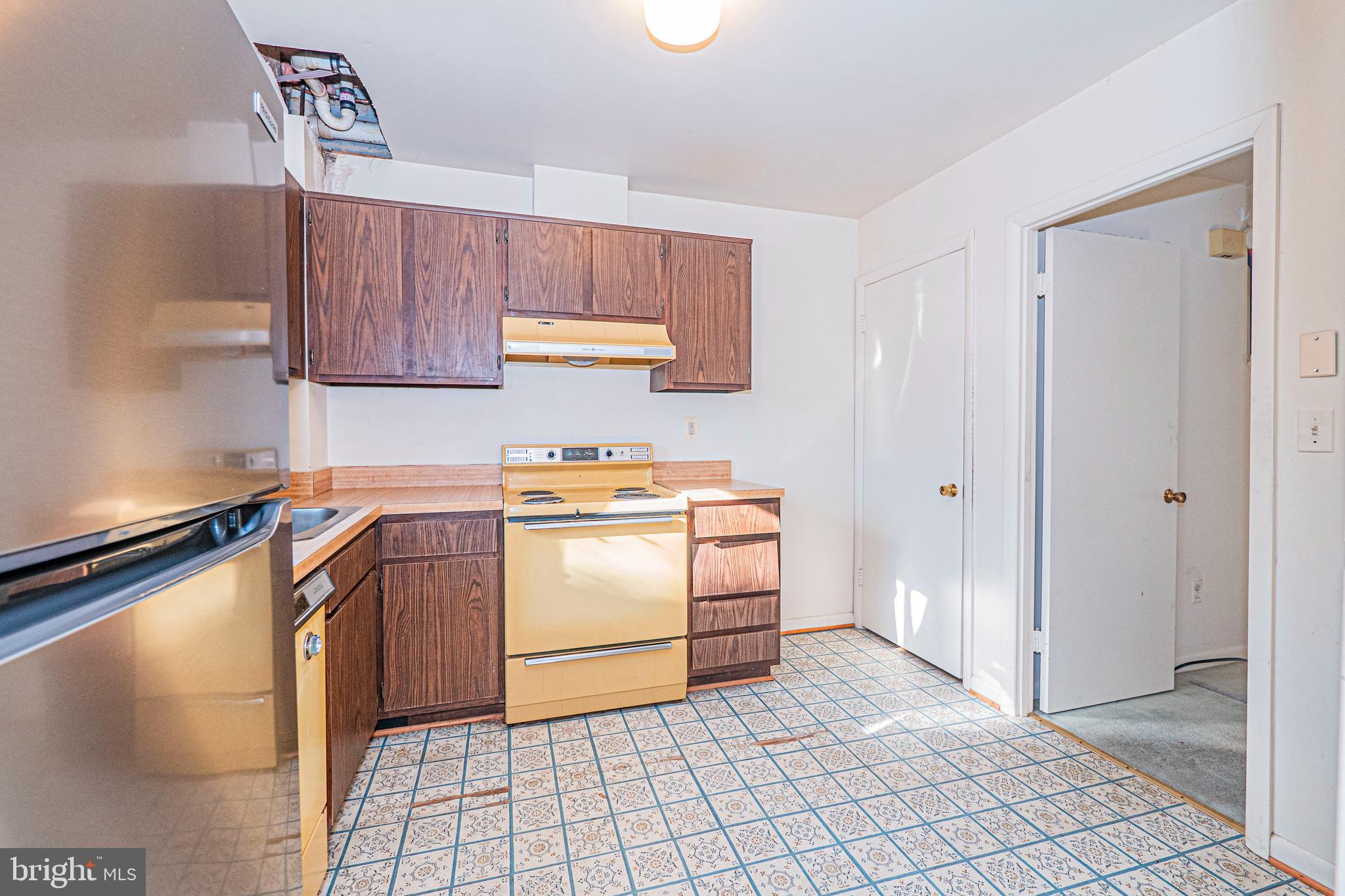 RESTON - Residential