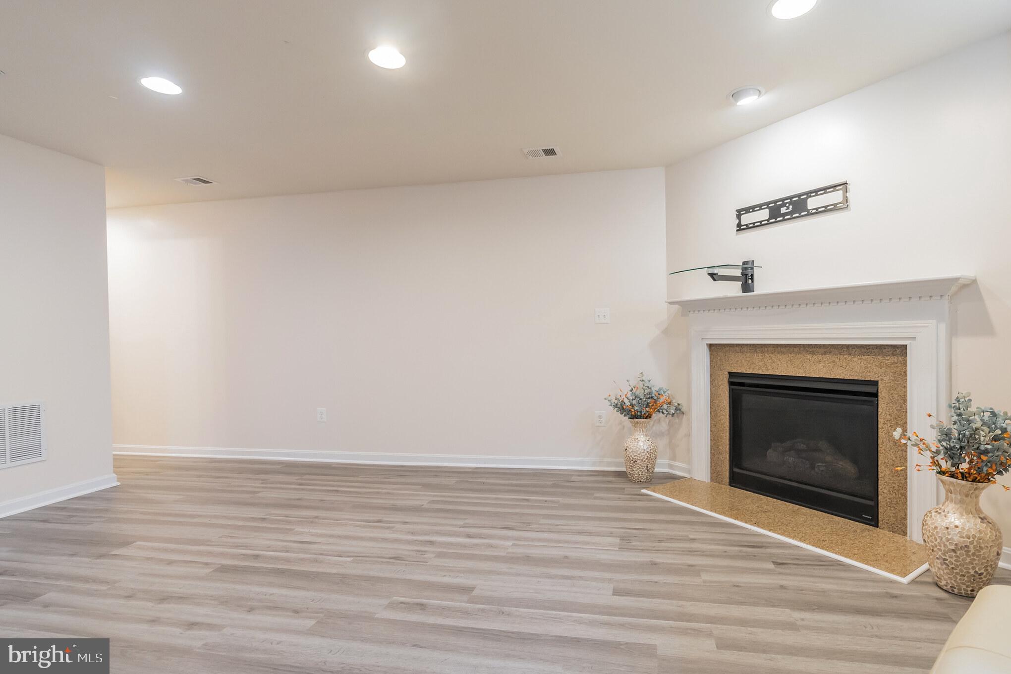 CAMPFIRE HILLS - Residential