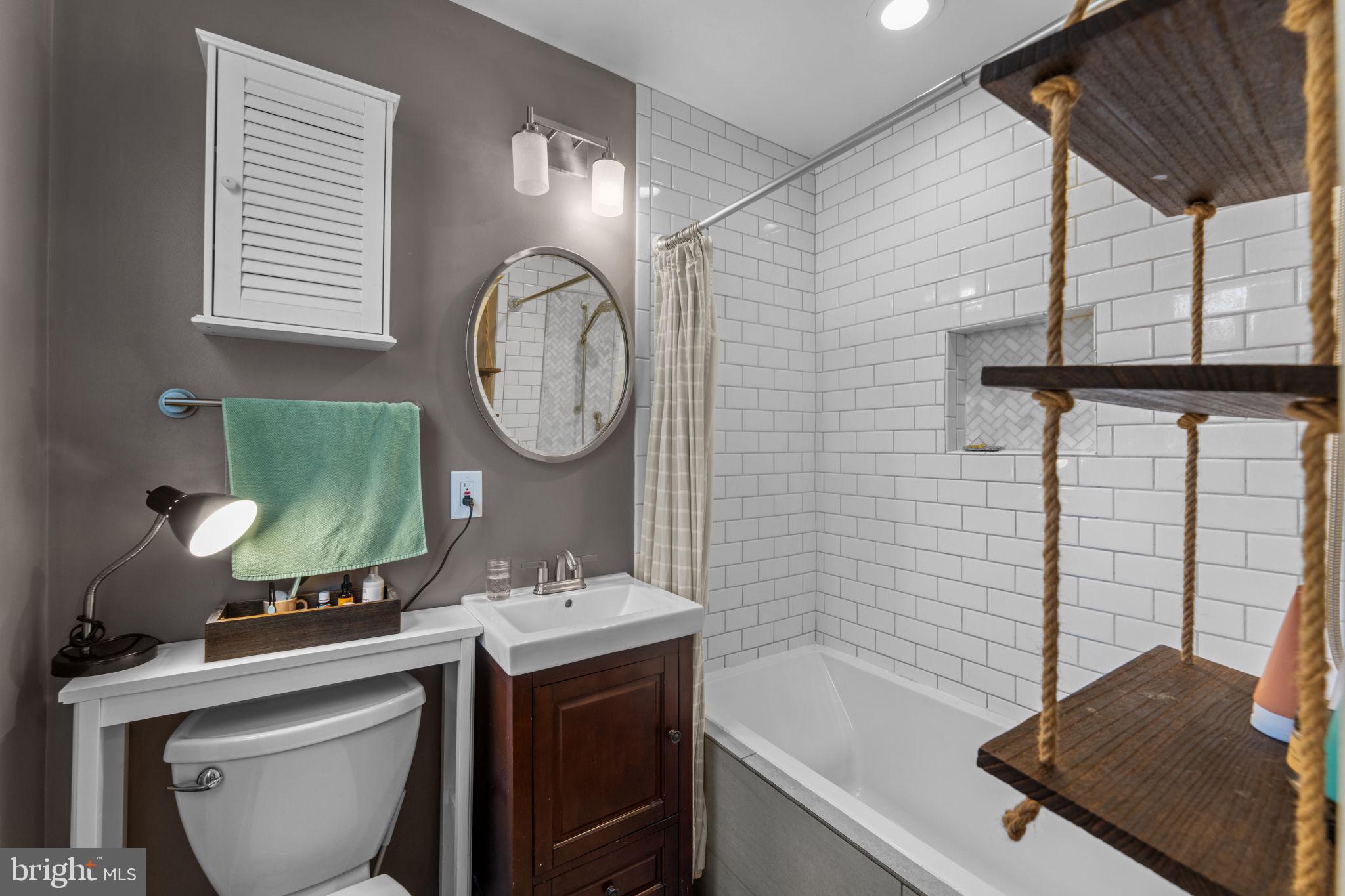 RIVERDALE PARK - Residential