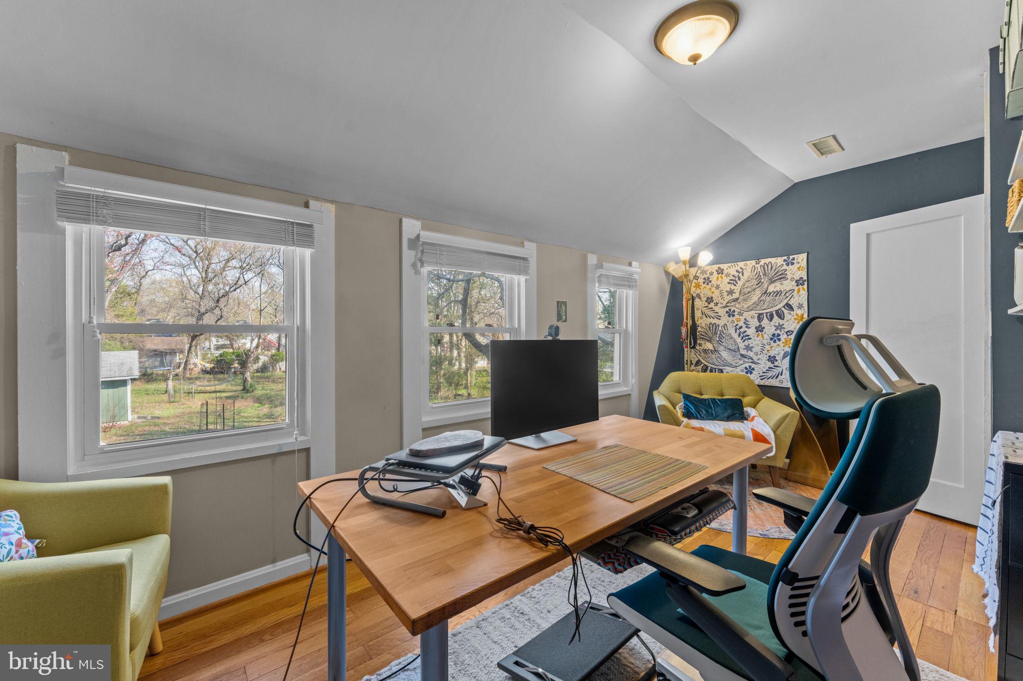 RIVERDALE PARK - Residential