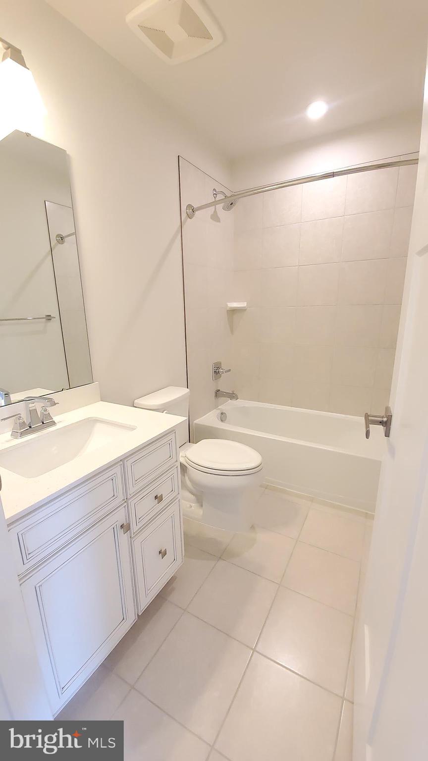 FREDERICKSBURG - Residential Lease