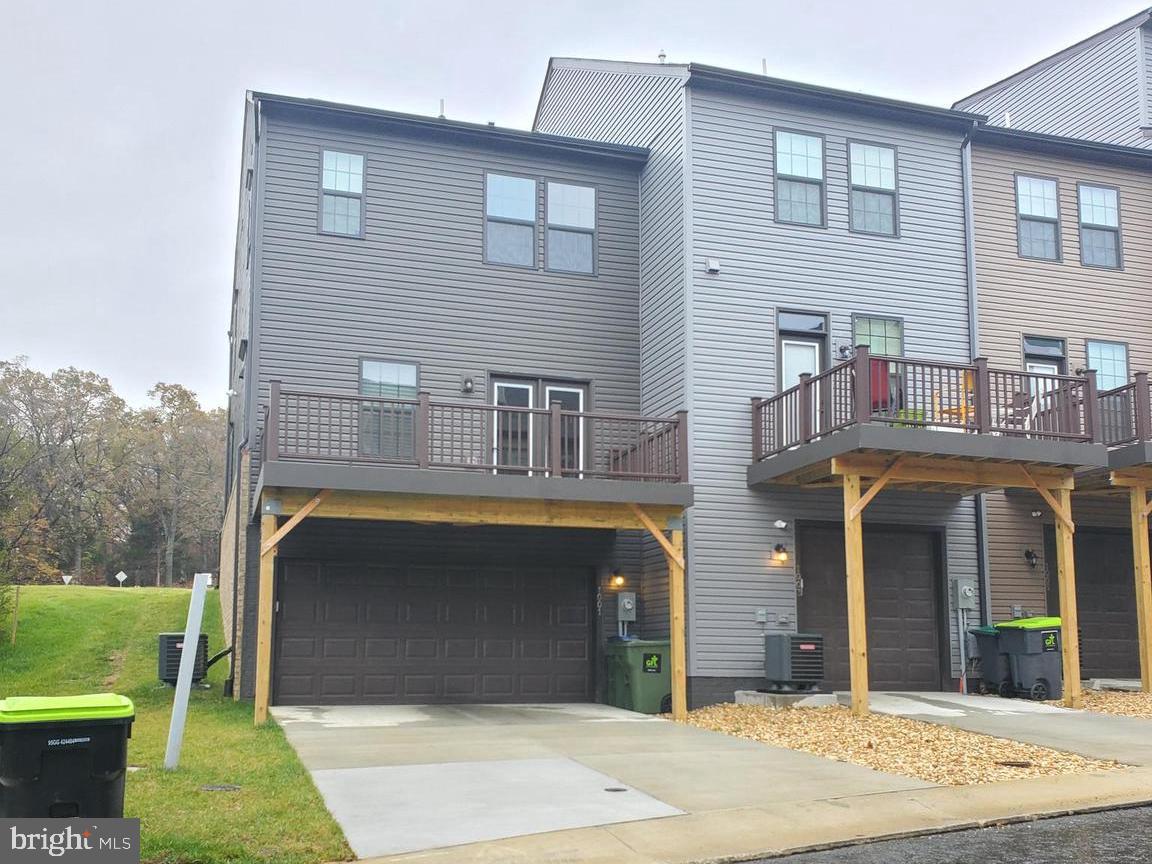 FREDERICKSBURG - Residential Lease