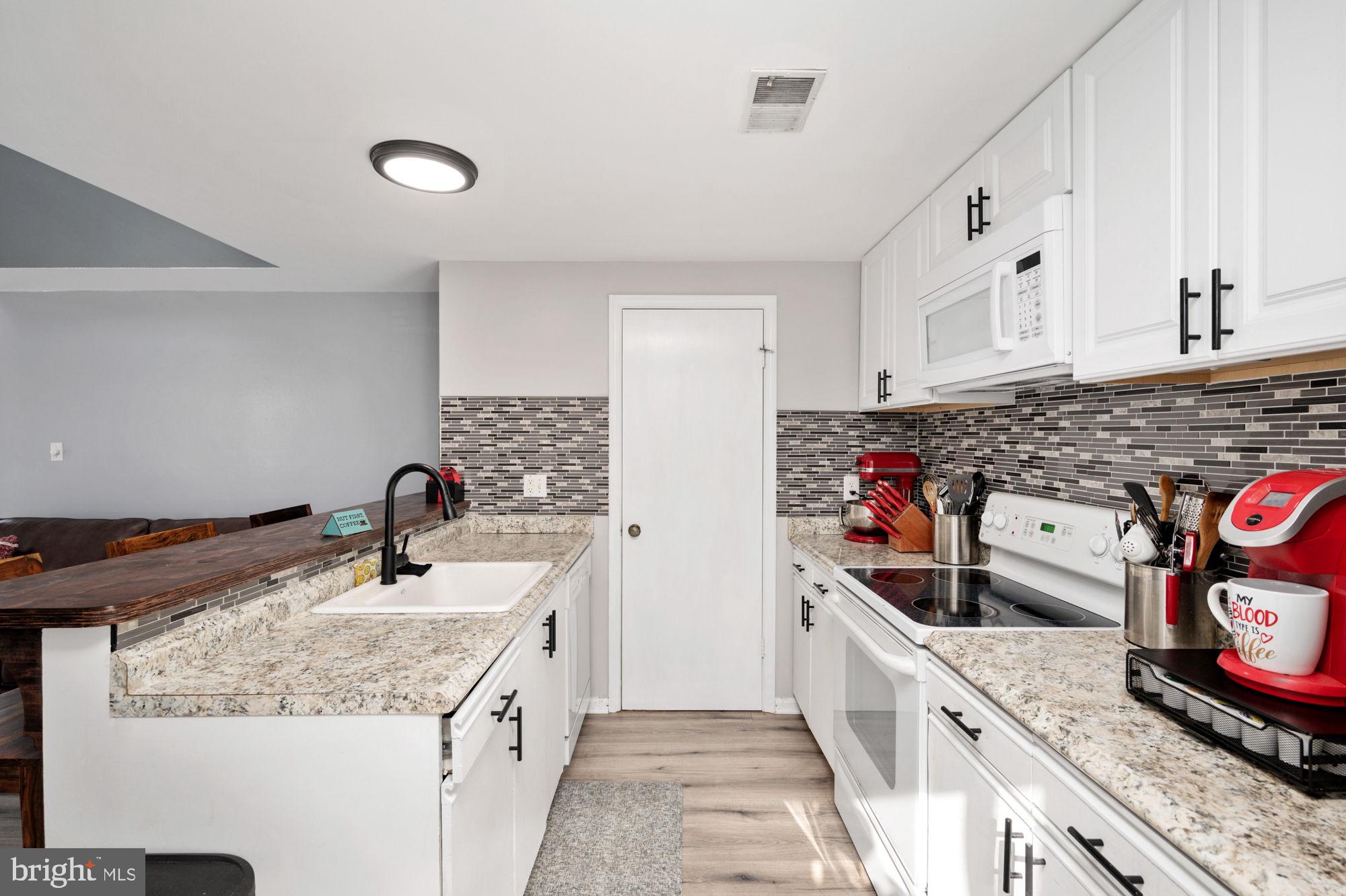 PEMBROOK VILLAGE - Residential