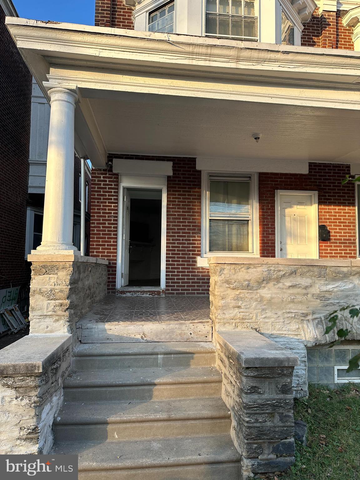 1223 W WYOMING AVENUE