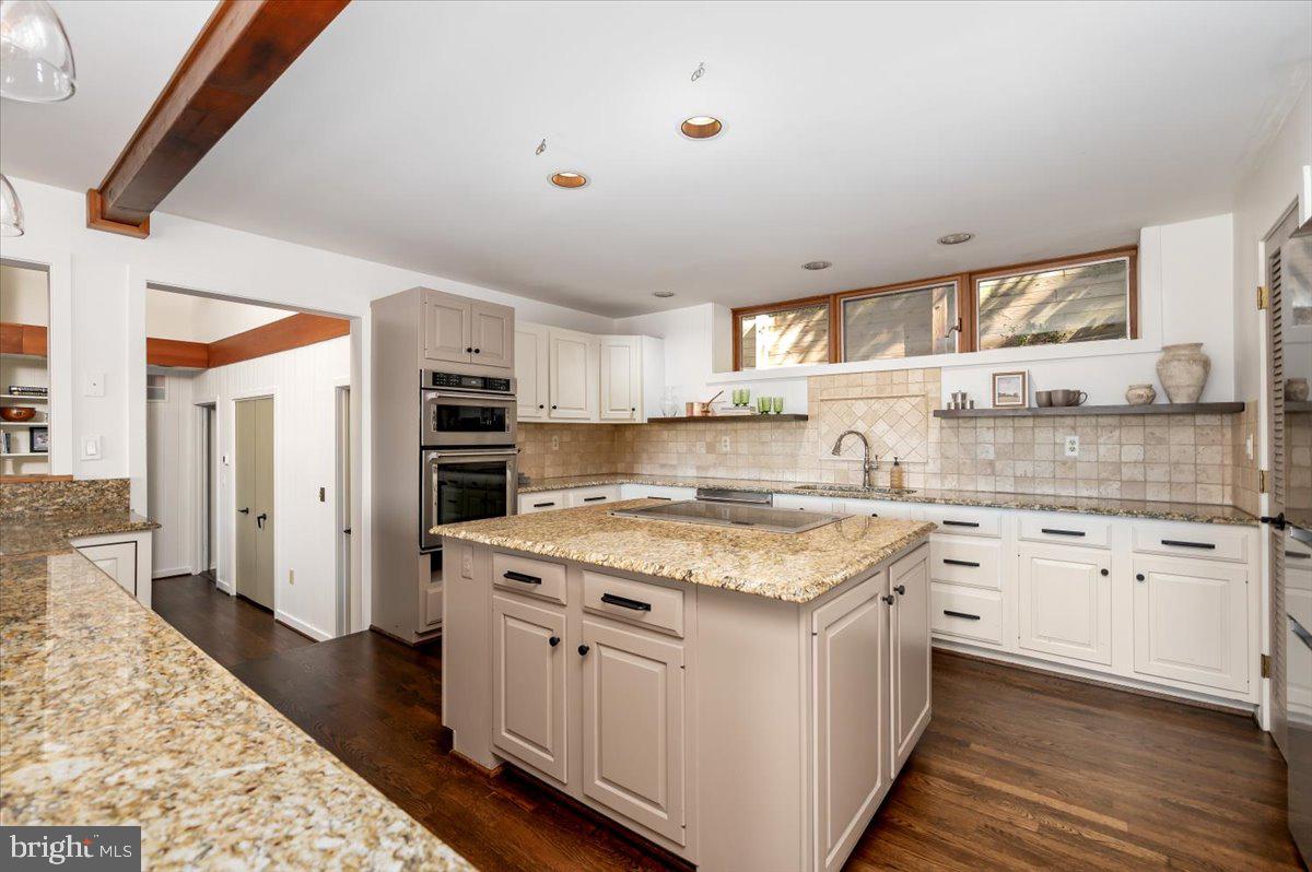 BAYBERRY HILL - Residential