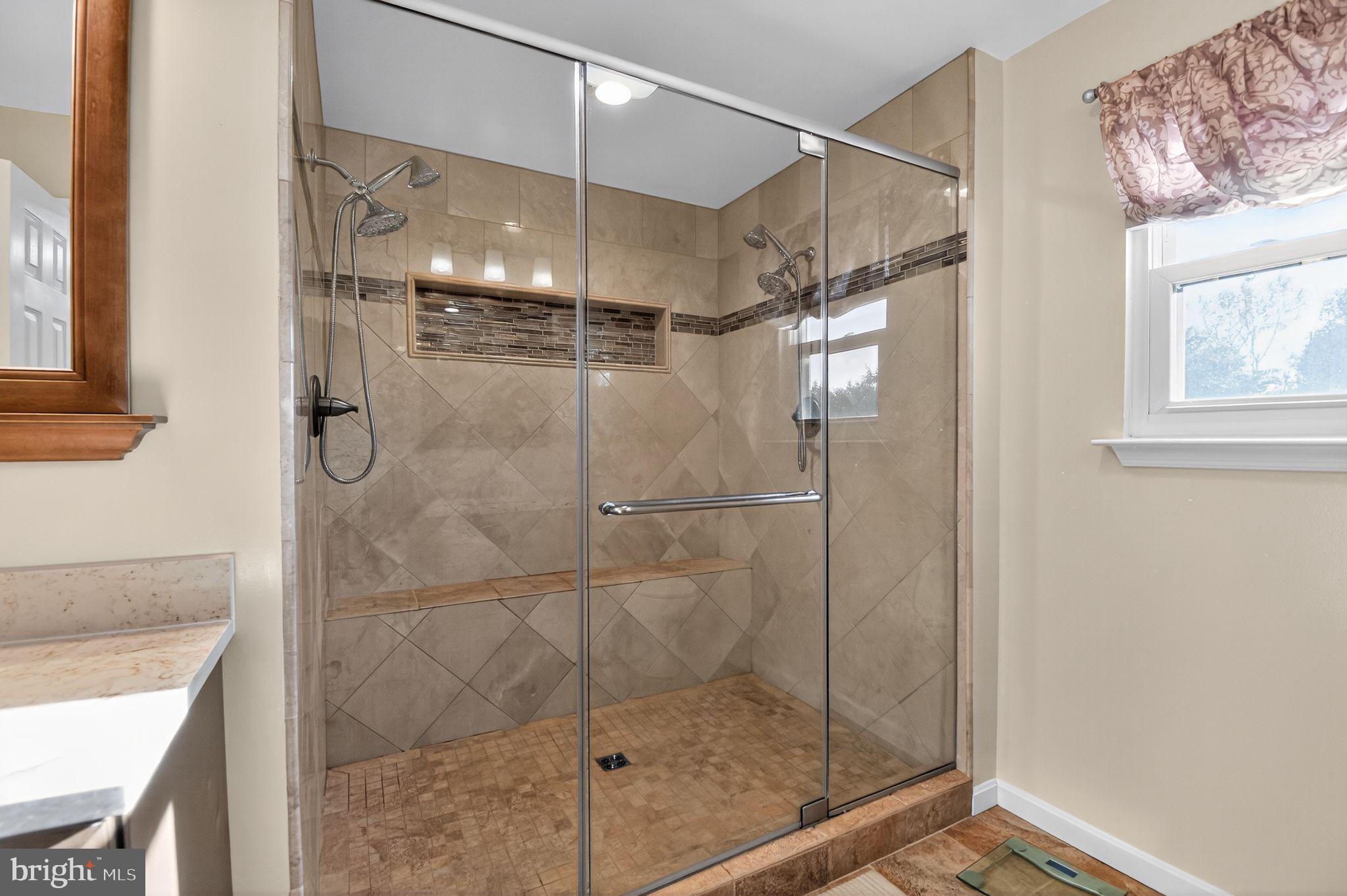 HEARDS ESTATES - Residential Lease