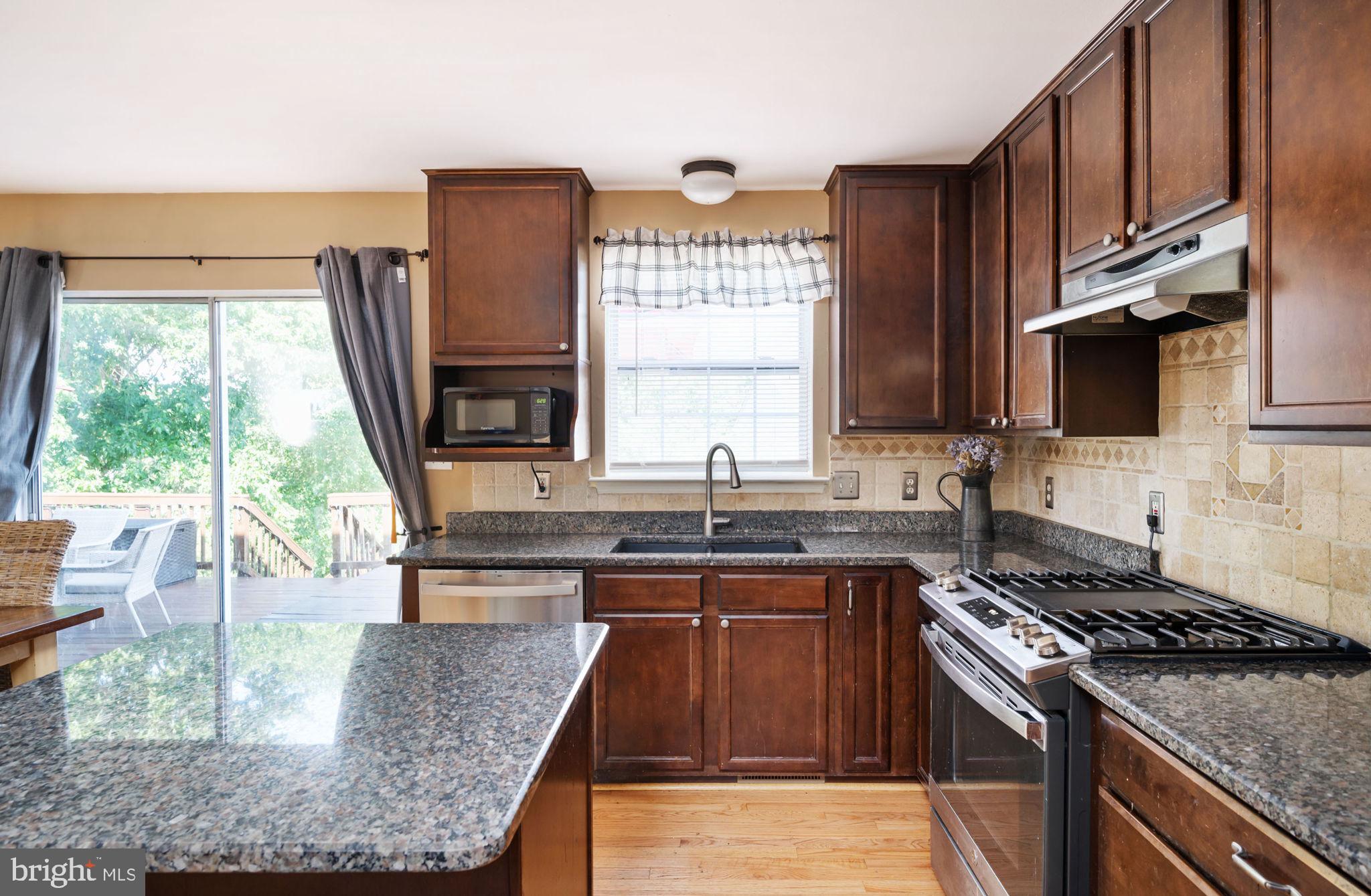 HAMPTON OAKS - Residential