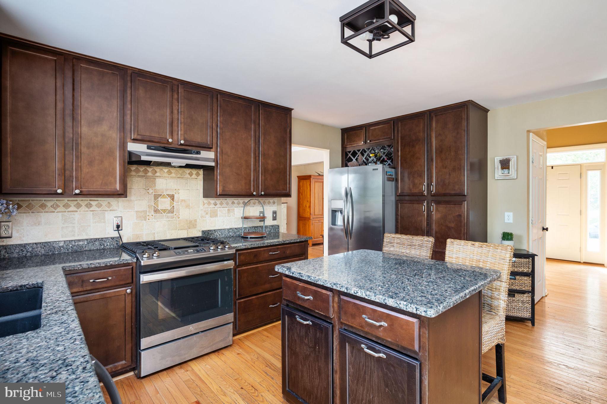 HAMPTON OAKS - Residential