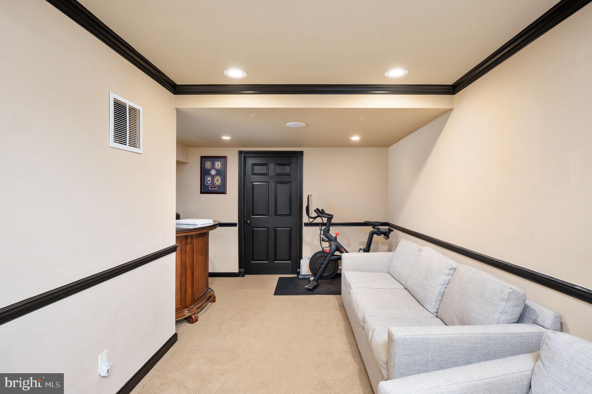 HAMPTON OAKS - Residential