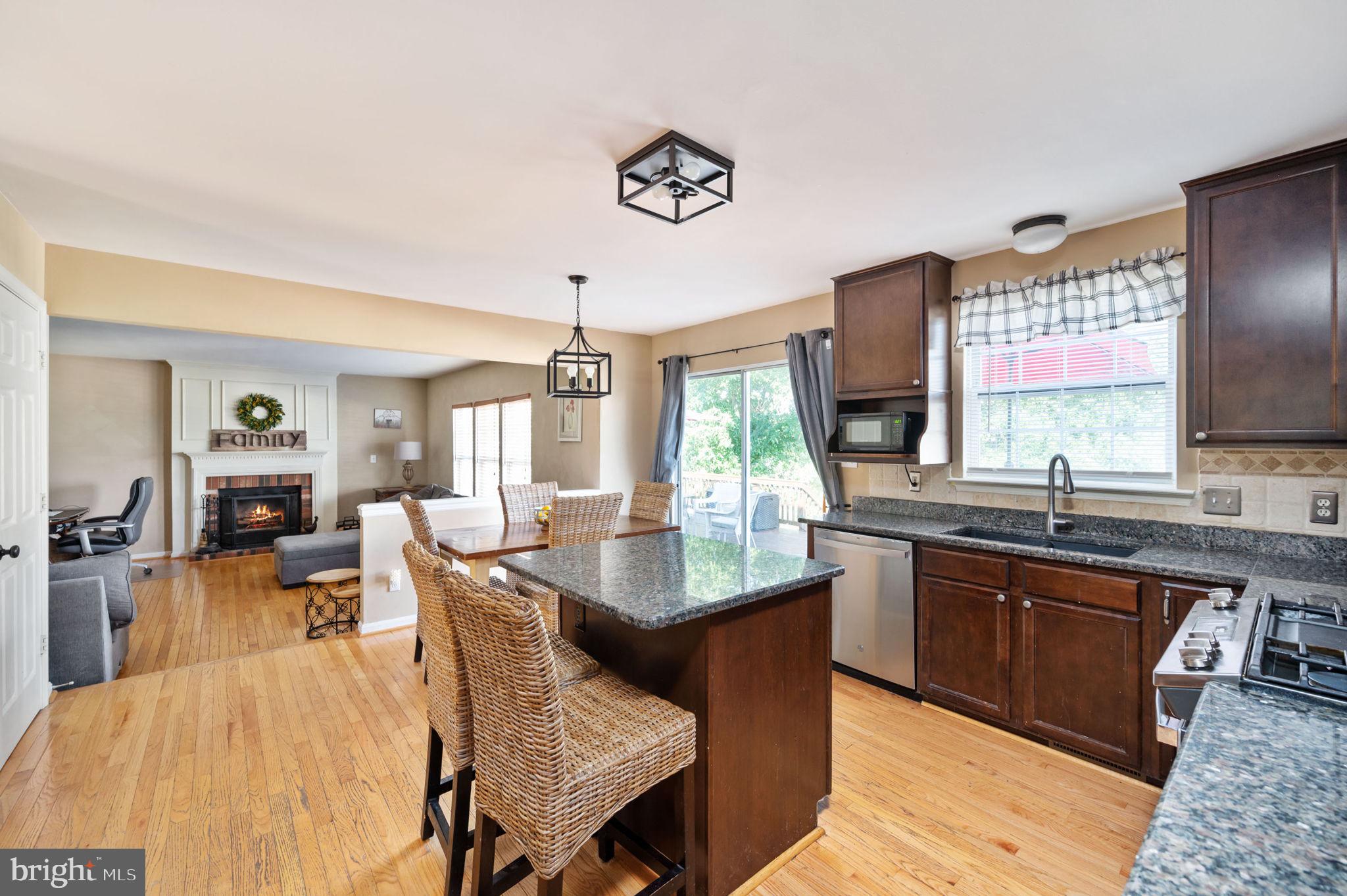 HAMPTON OAKS - Residential