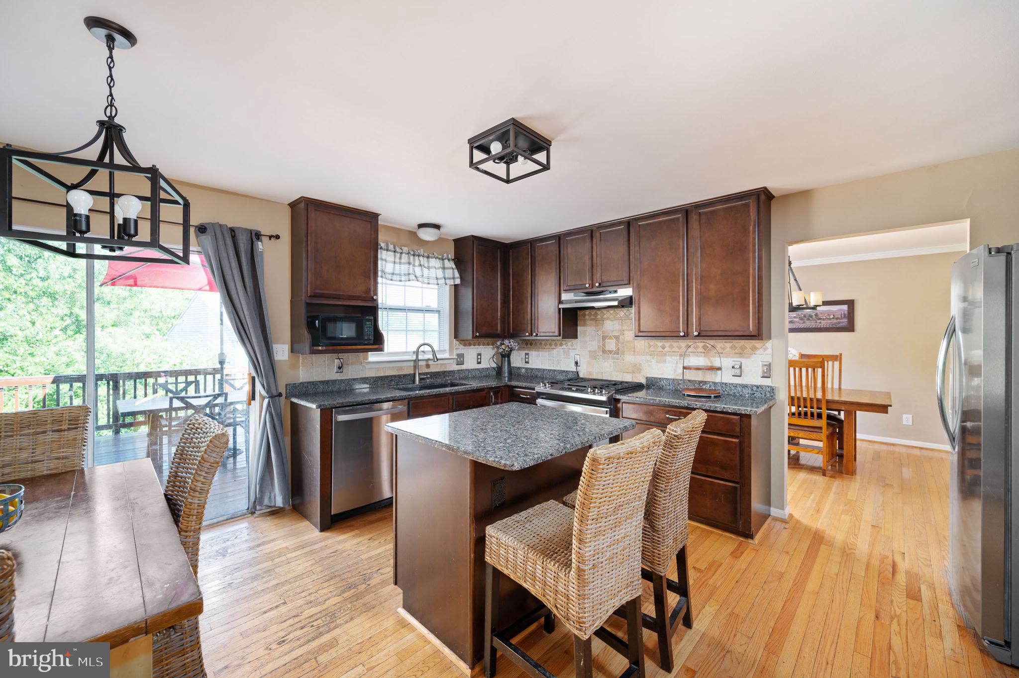 HAMPTON OAKS - Residential