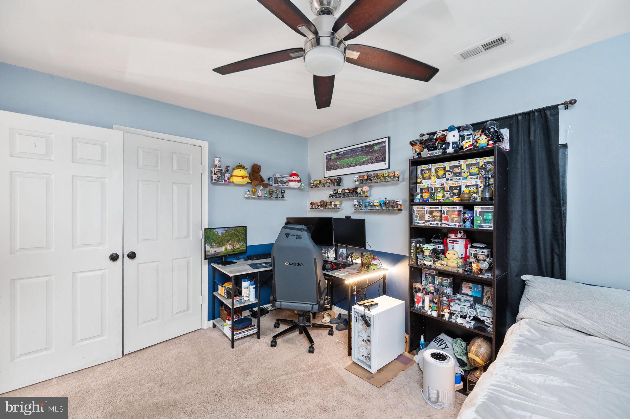 HAMPTON OAKS - Residential