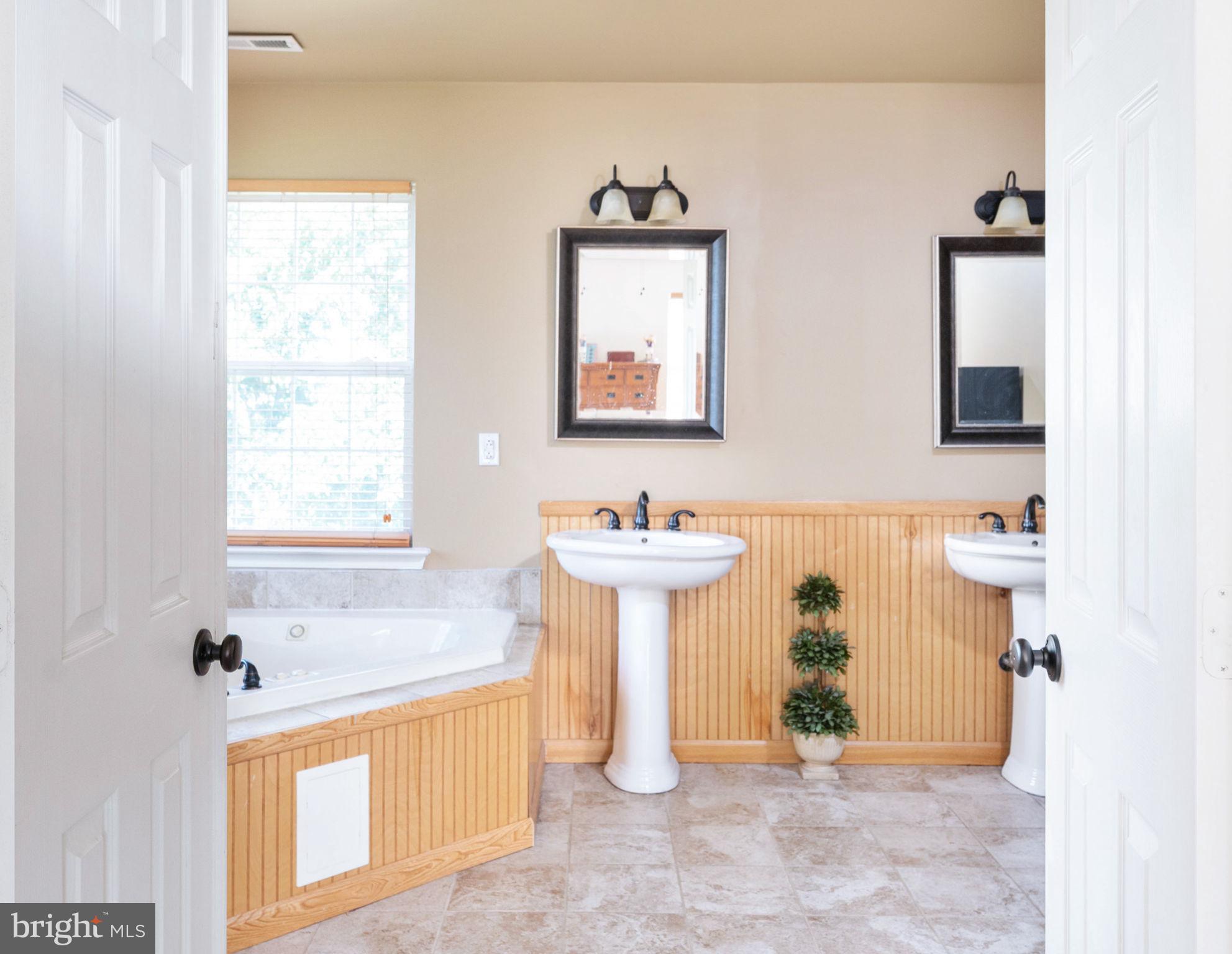 HAMPTON OAKS - Residential