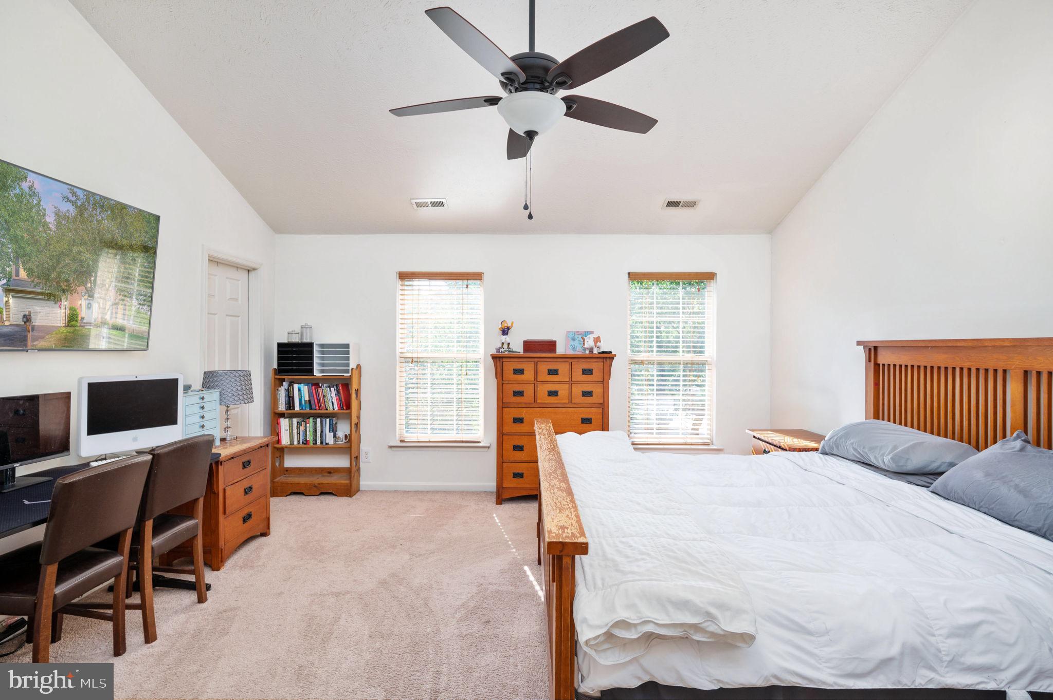 HAMPTON OAKS - Residential