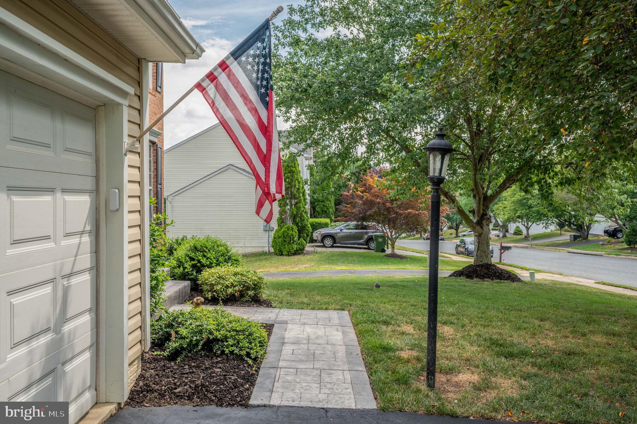 HAMPTON OAKS - Residential