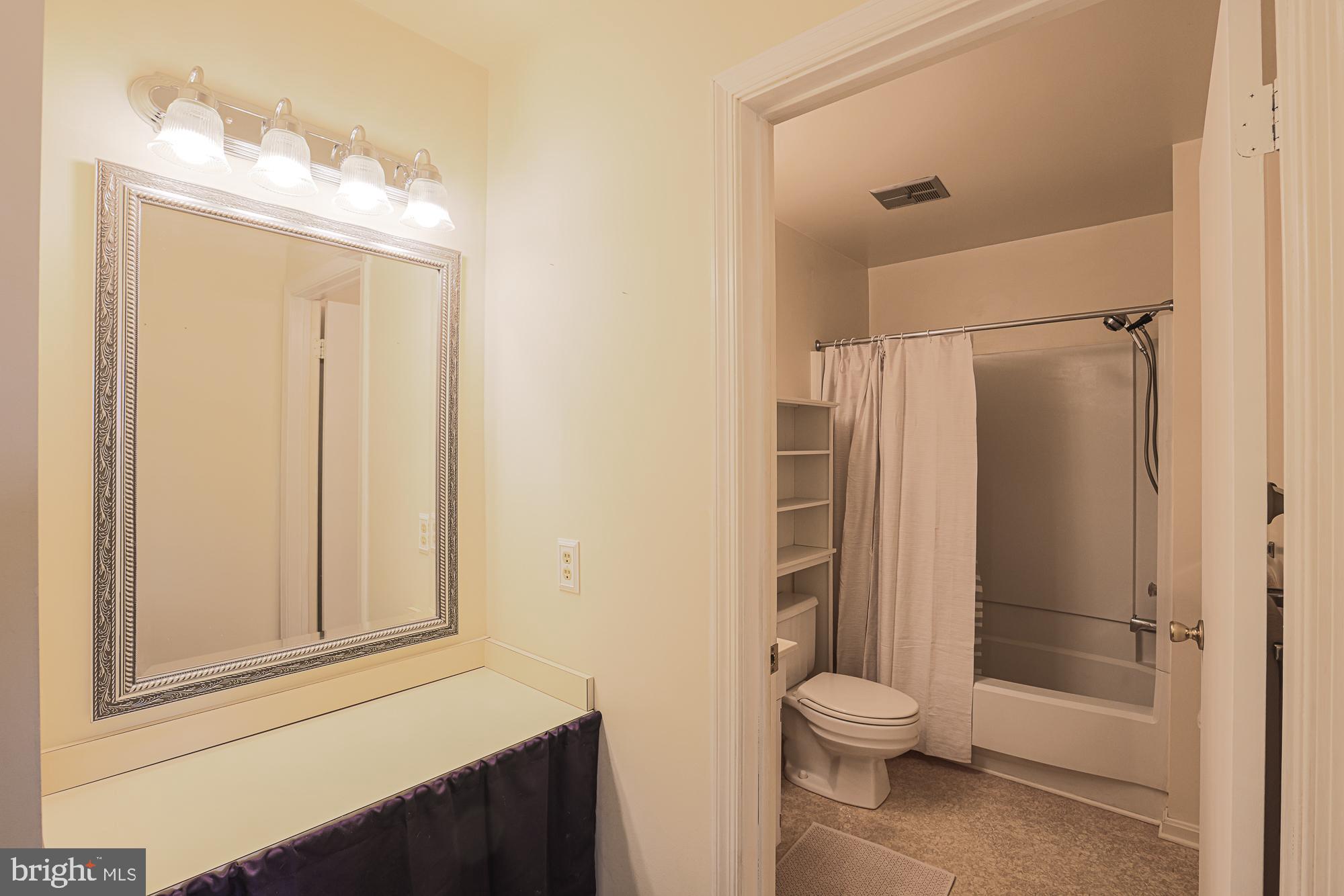 OAKS OF HARFORD - Residential