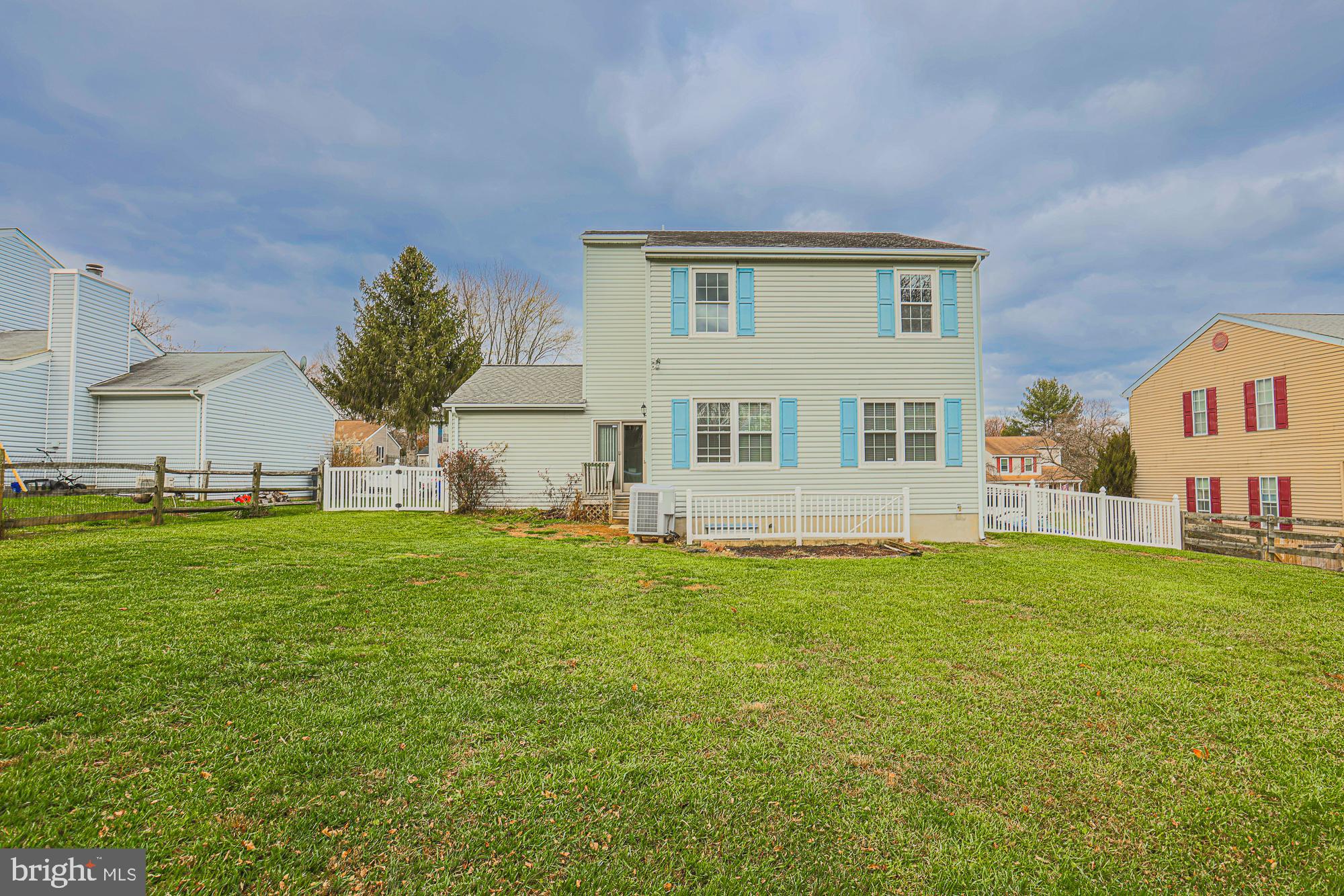 OAKS OF HARFORD - Residential