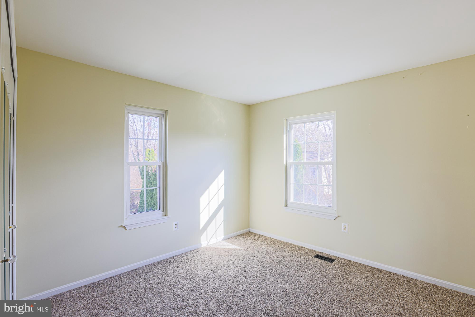 OAKS OF HARFORD - Residential