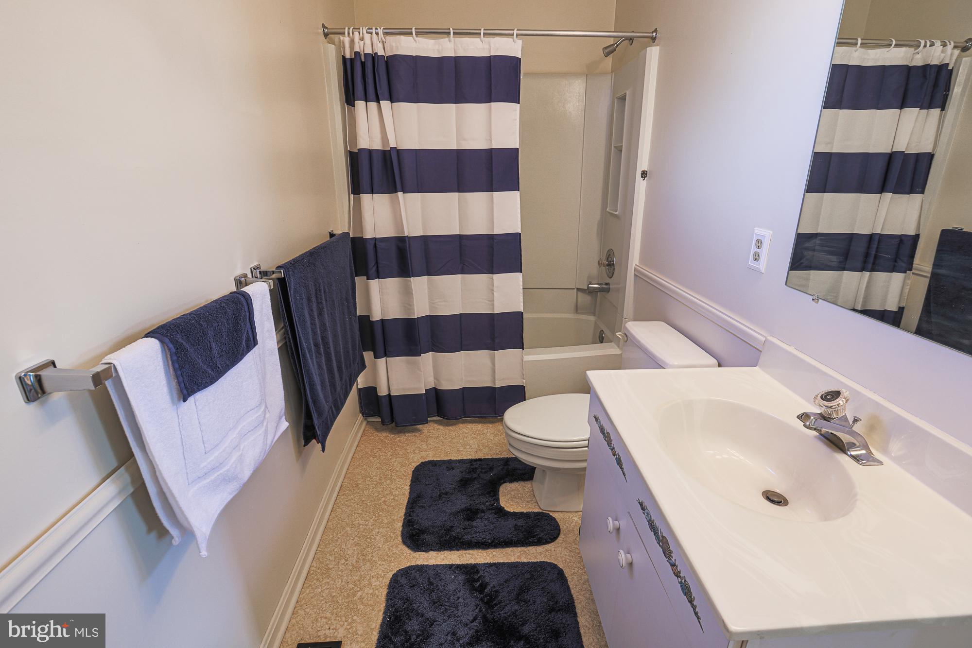 OAKS OF HARFORD - Residential