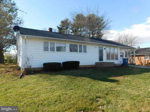 108 Battletown Drive, Berryville, VA MLS: VACL2006486