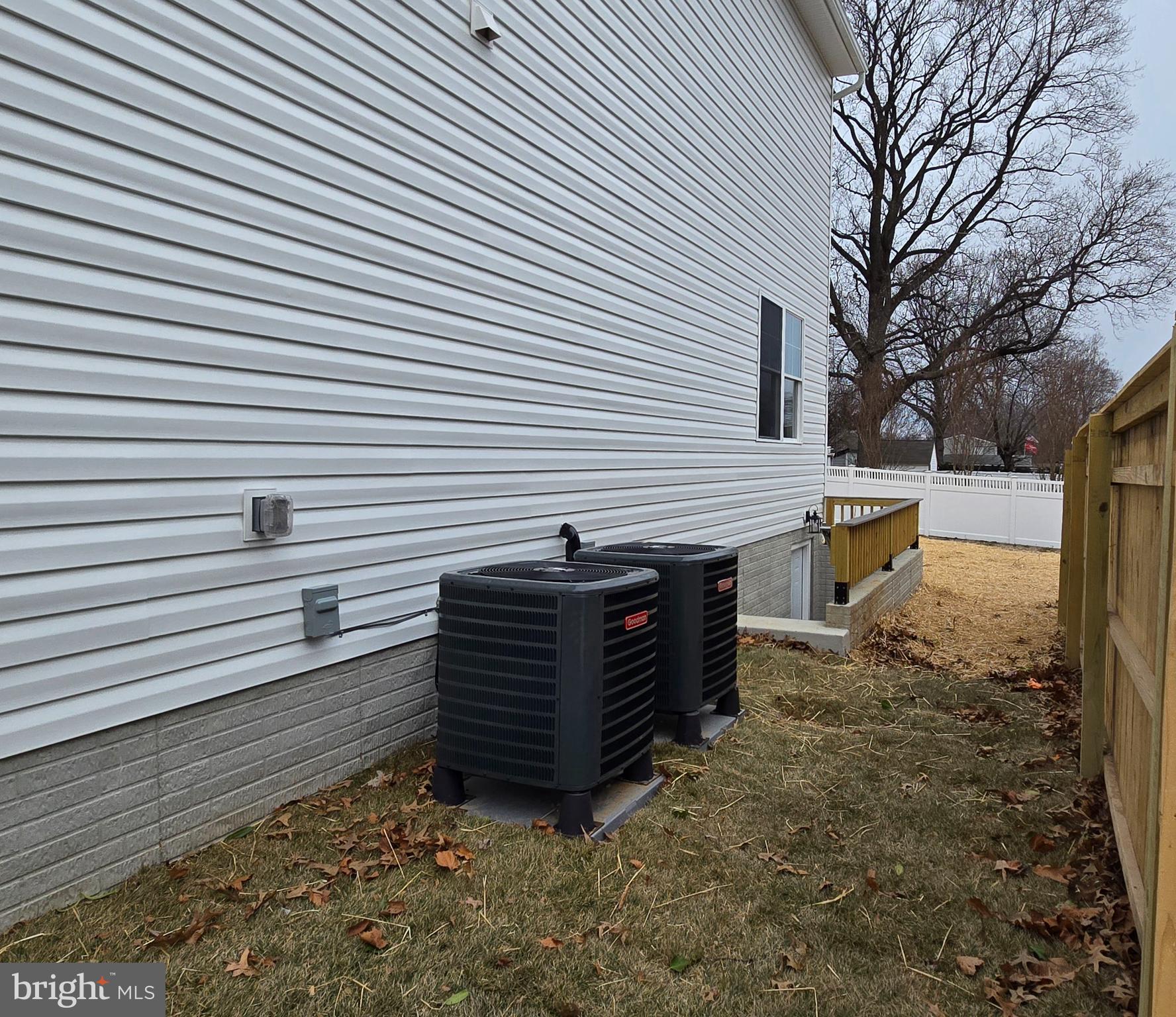 RIVIERA BEACH - Residential