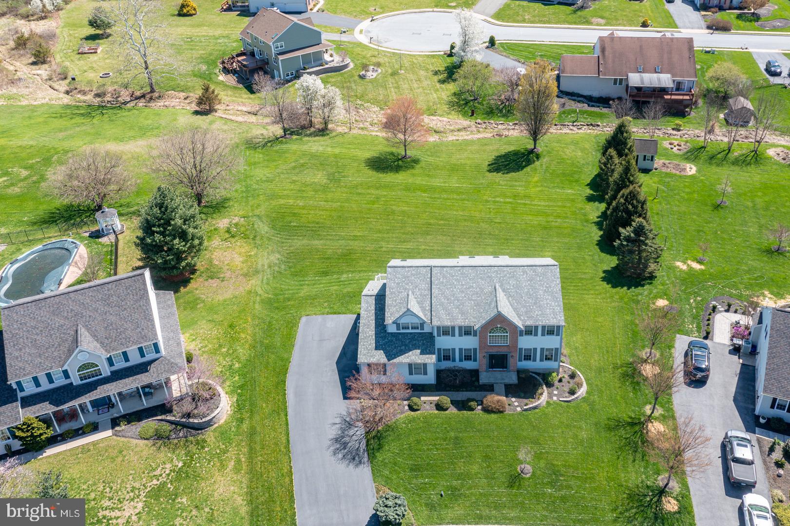 WOODS EDGE - Residential