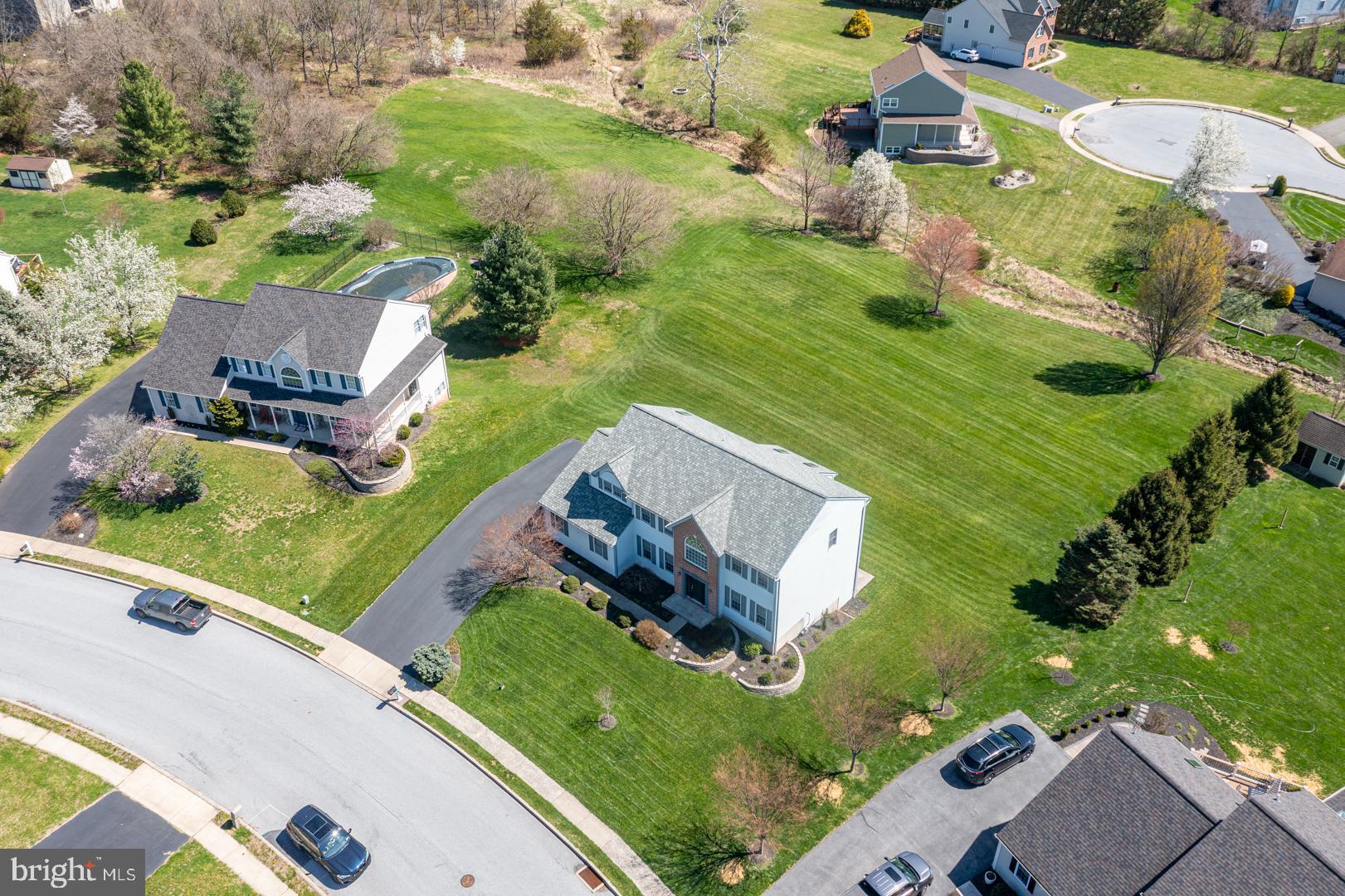 WOODS EDGE - Residential