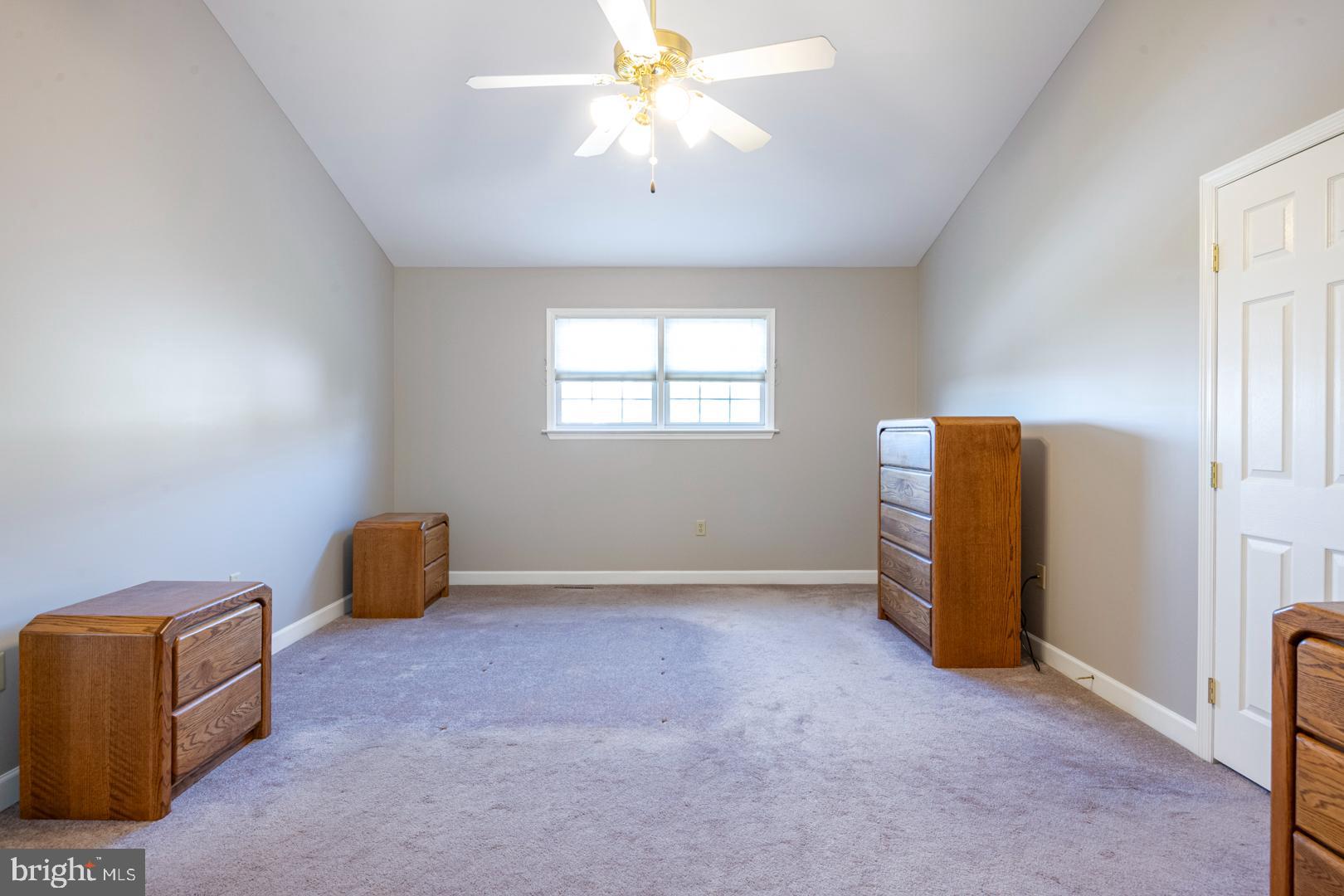 WOODS EDGE - Residential