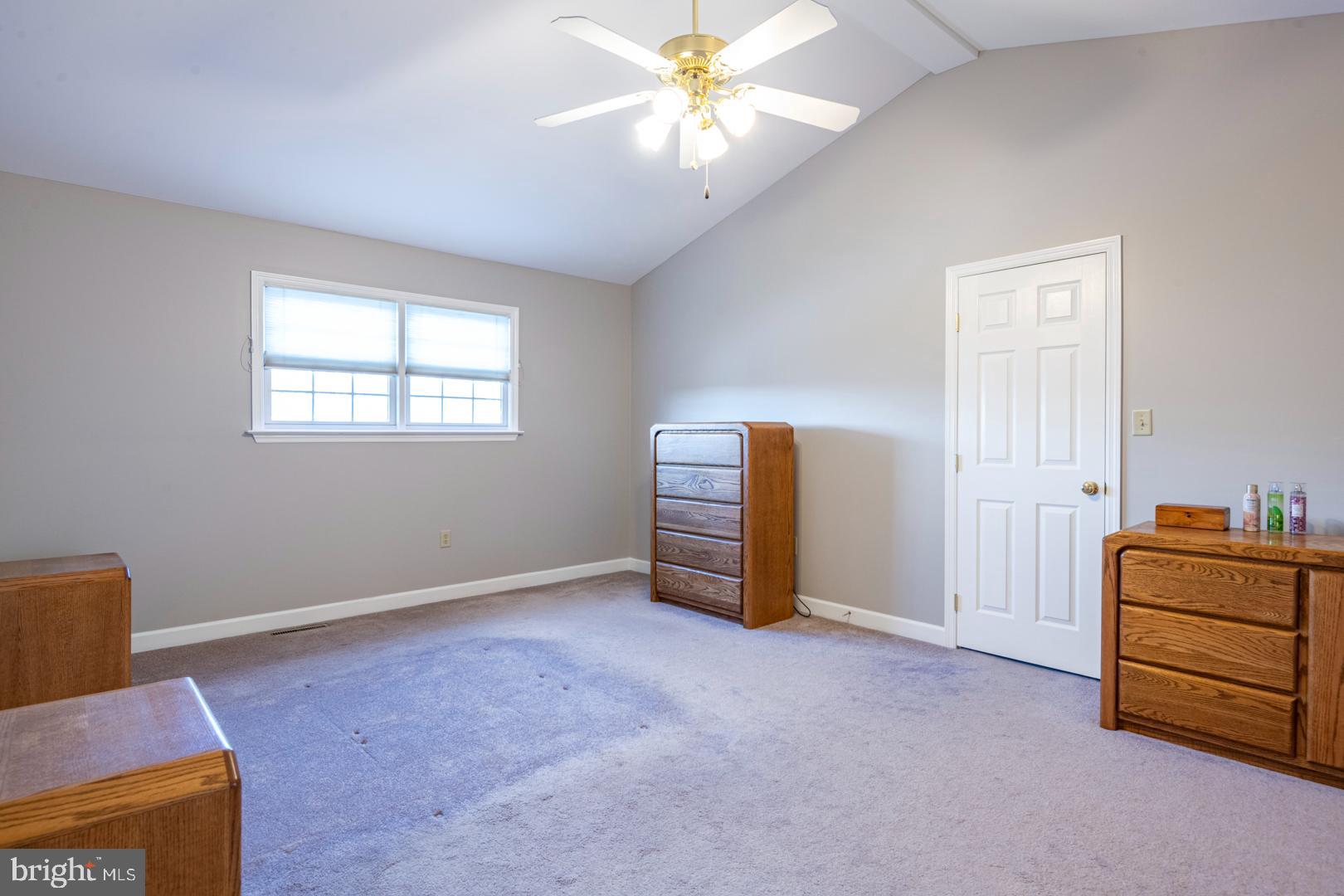 WOODS EDGE - Residential