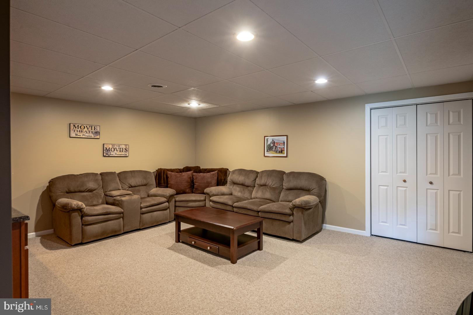 WOODS EDGE - Residential