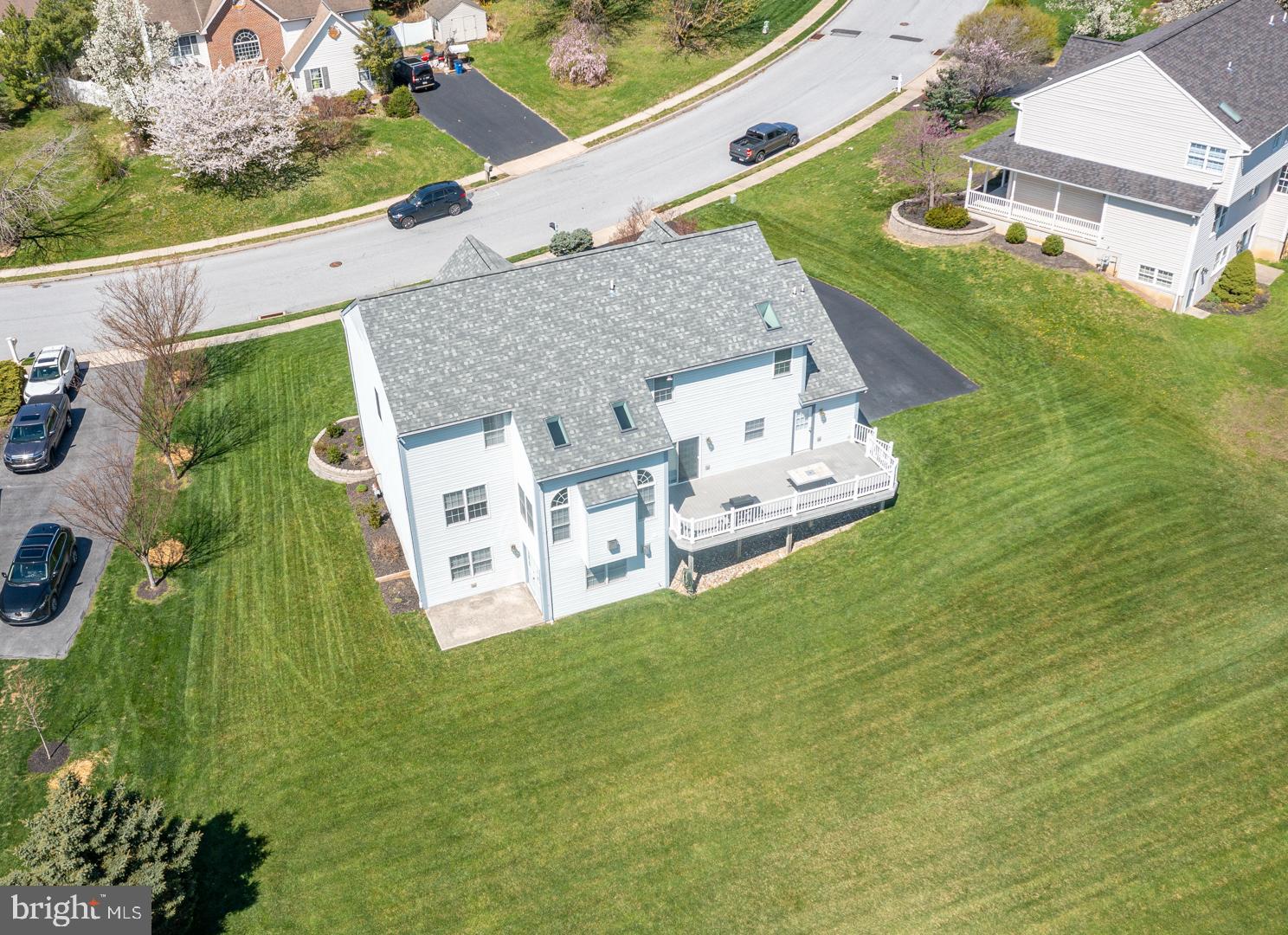 WOODS EDGE - Residential