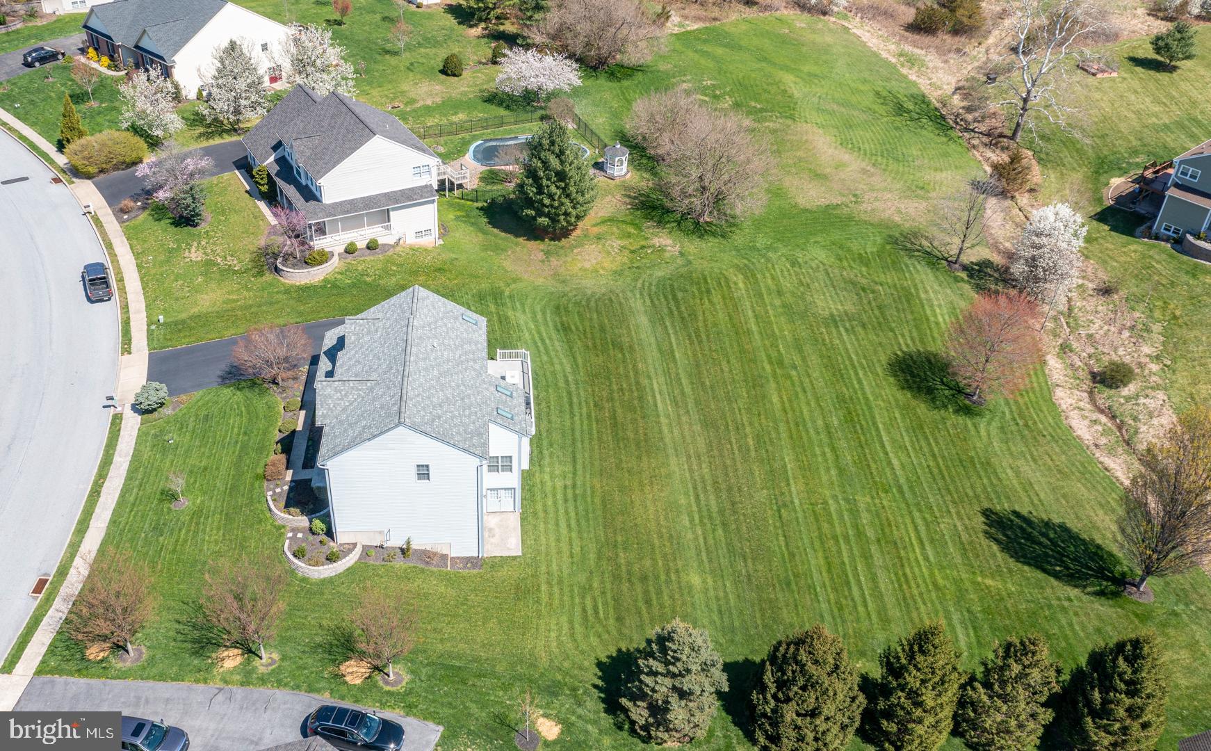 WOODS EDGE - Residential