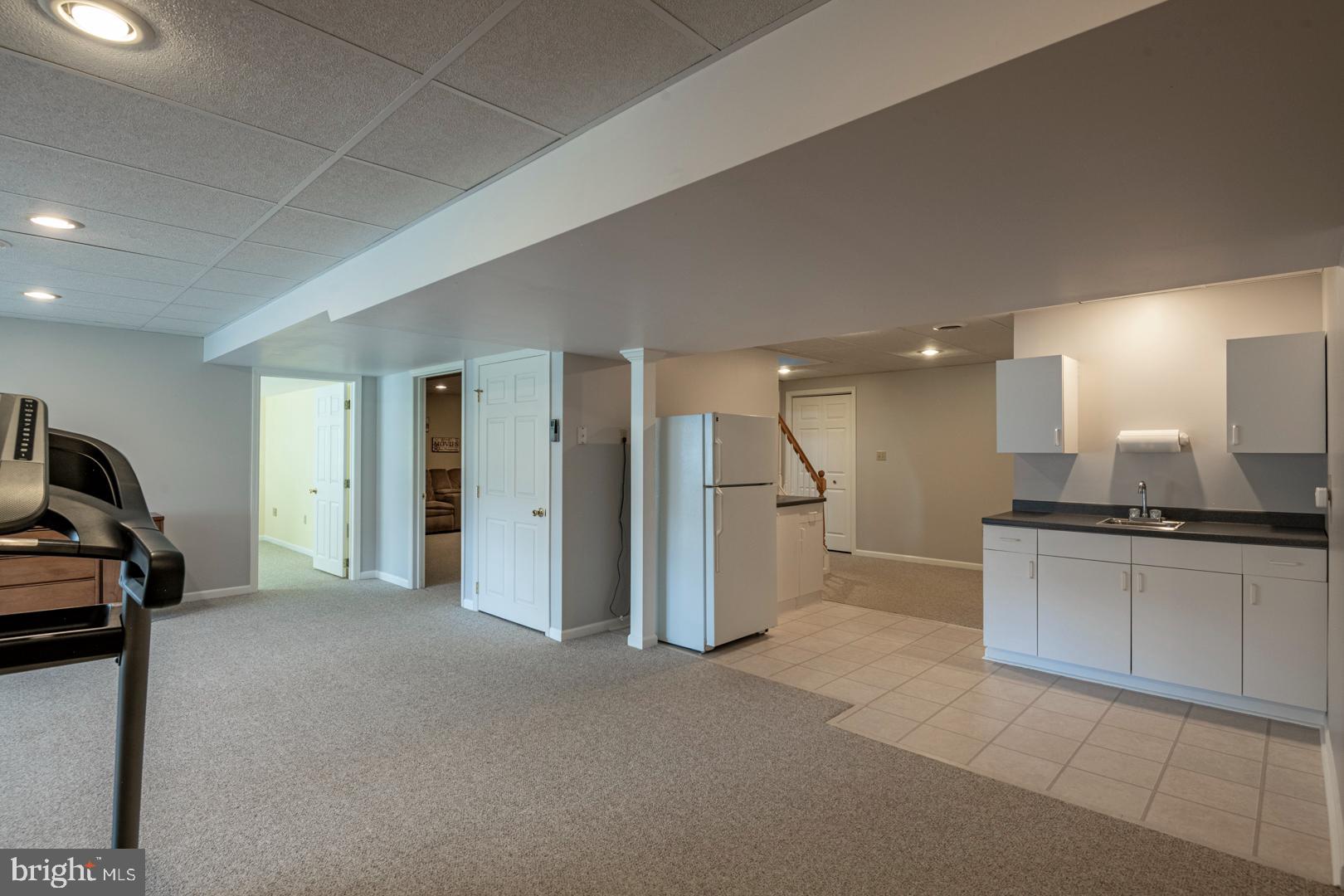 WOODS EDGE - Residential