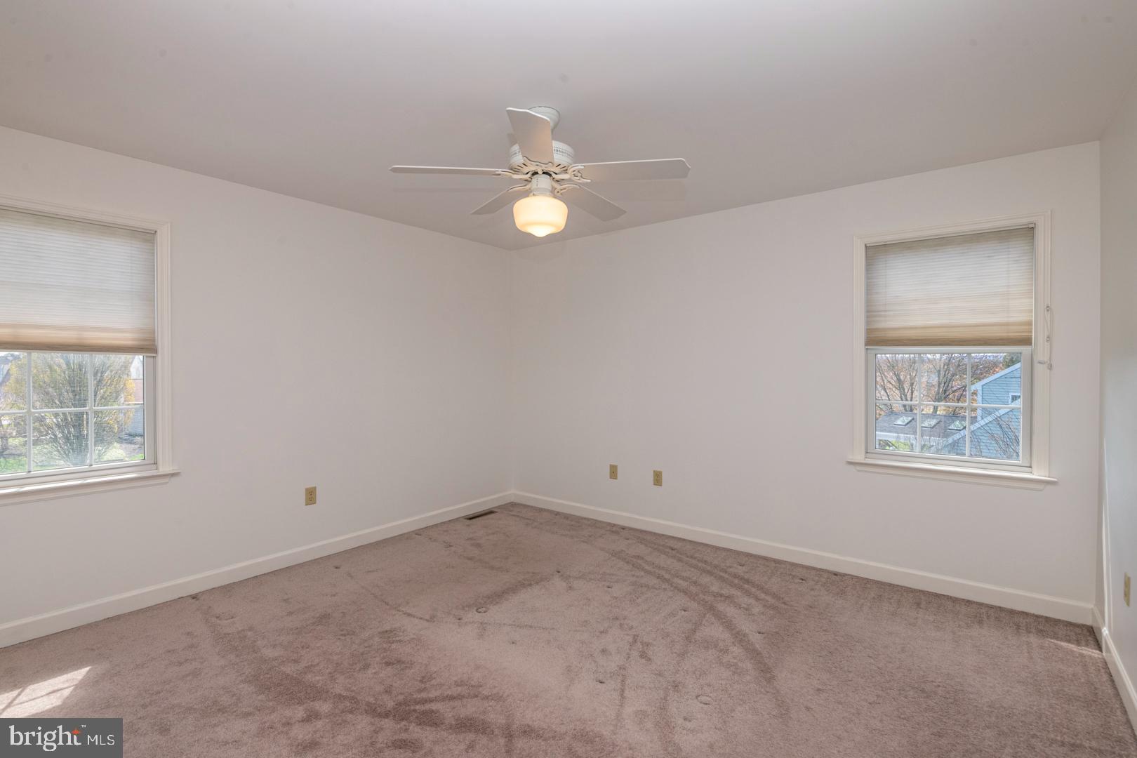 WOODS EDGE - Residential