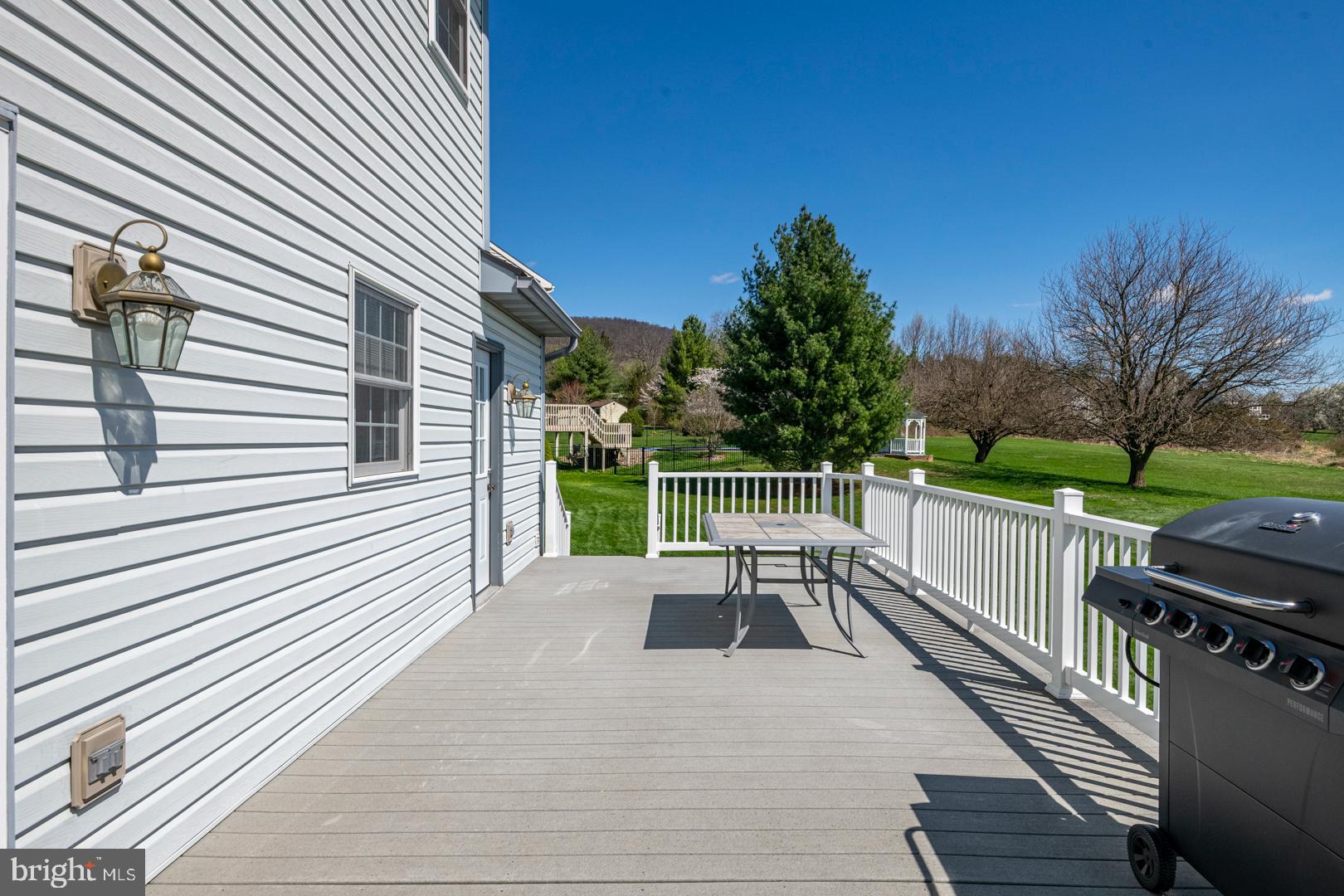 WOODS EDGE - Residential