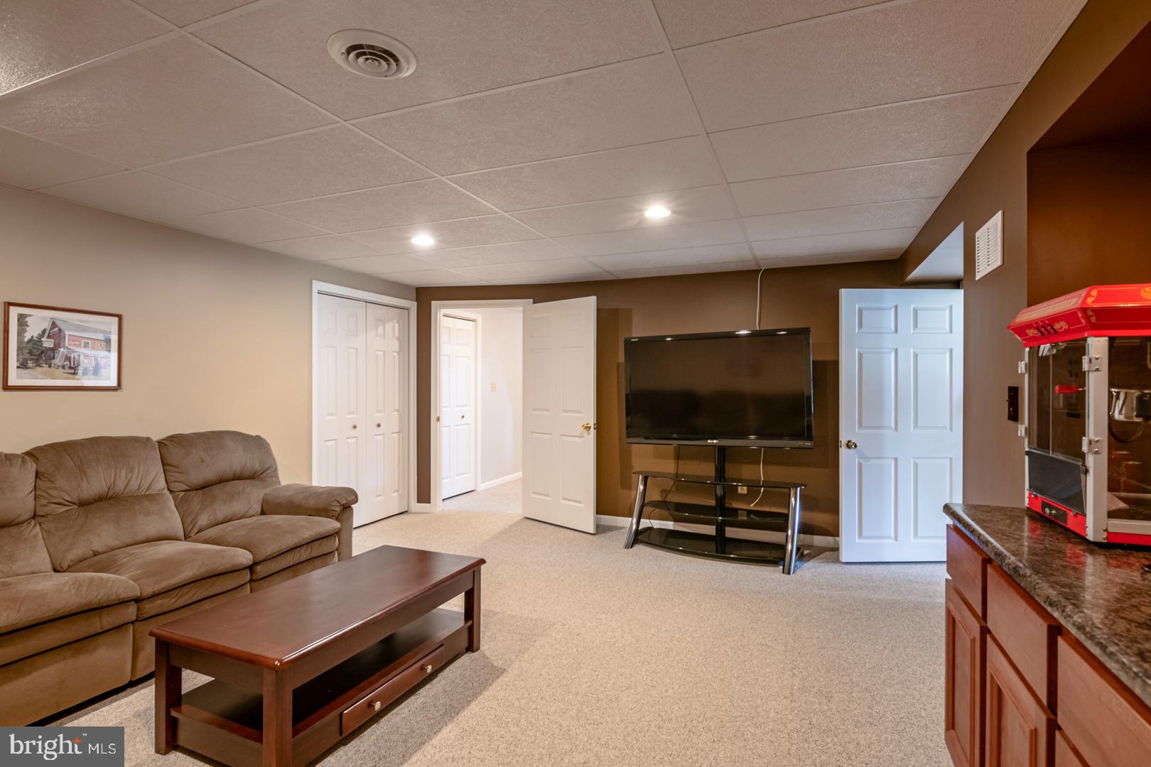 WOODS EDGE - Residential