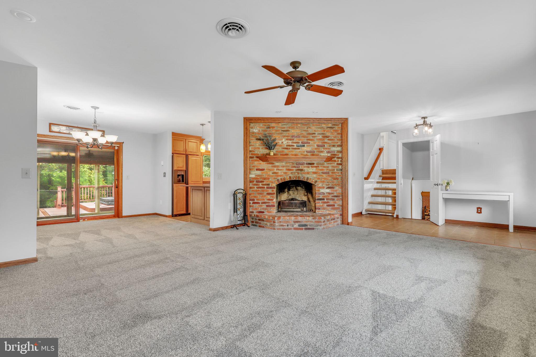 6905 SUMMERSWOOD DRIVE