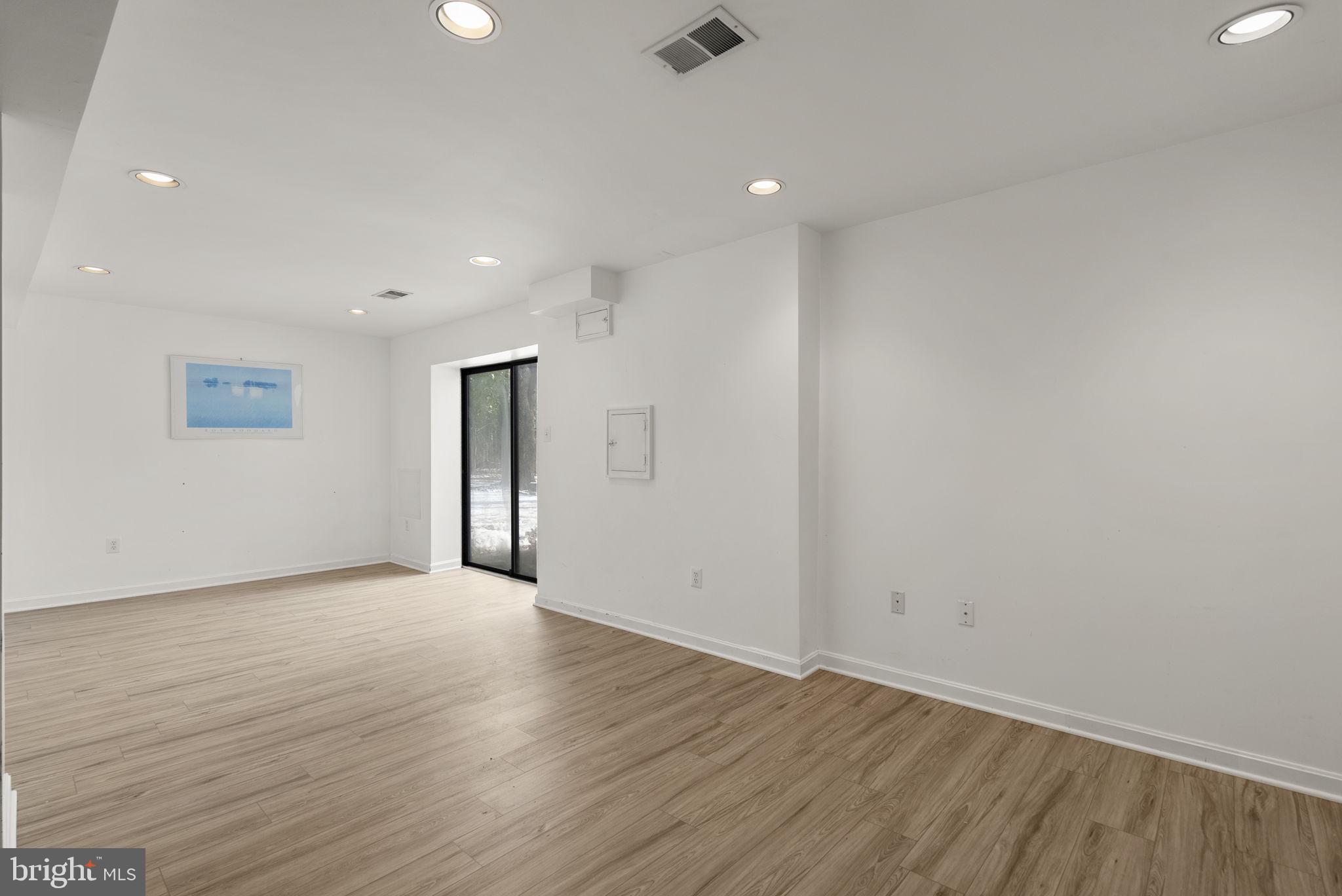 BRIARS ACRES - Residential