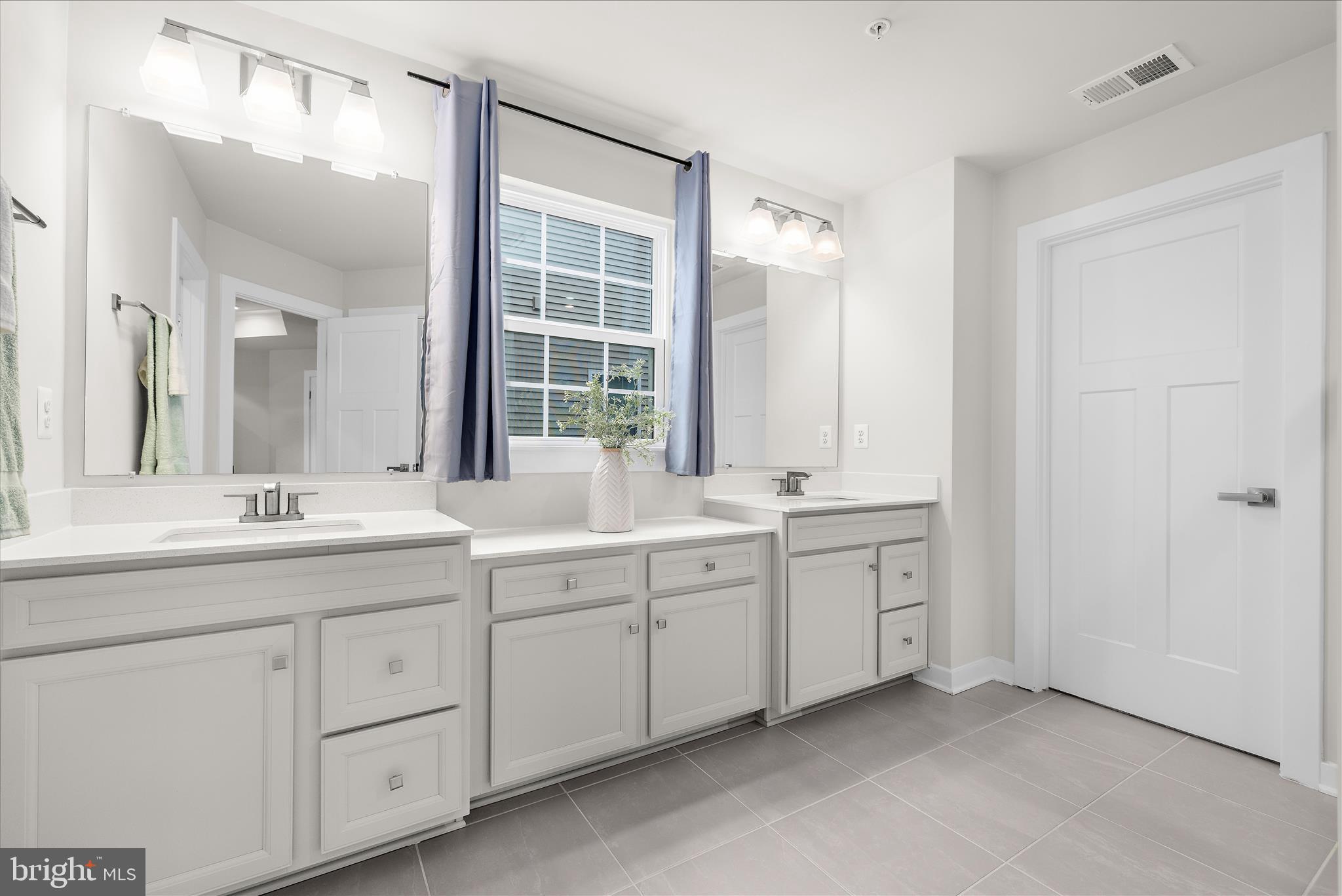 PERRY'S RETREAT - Residential