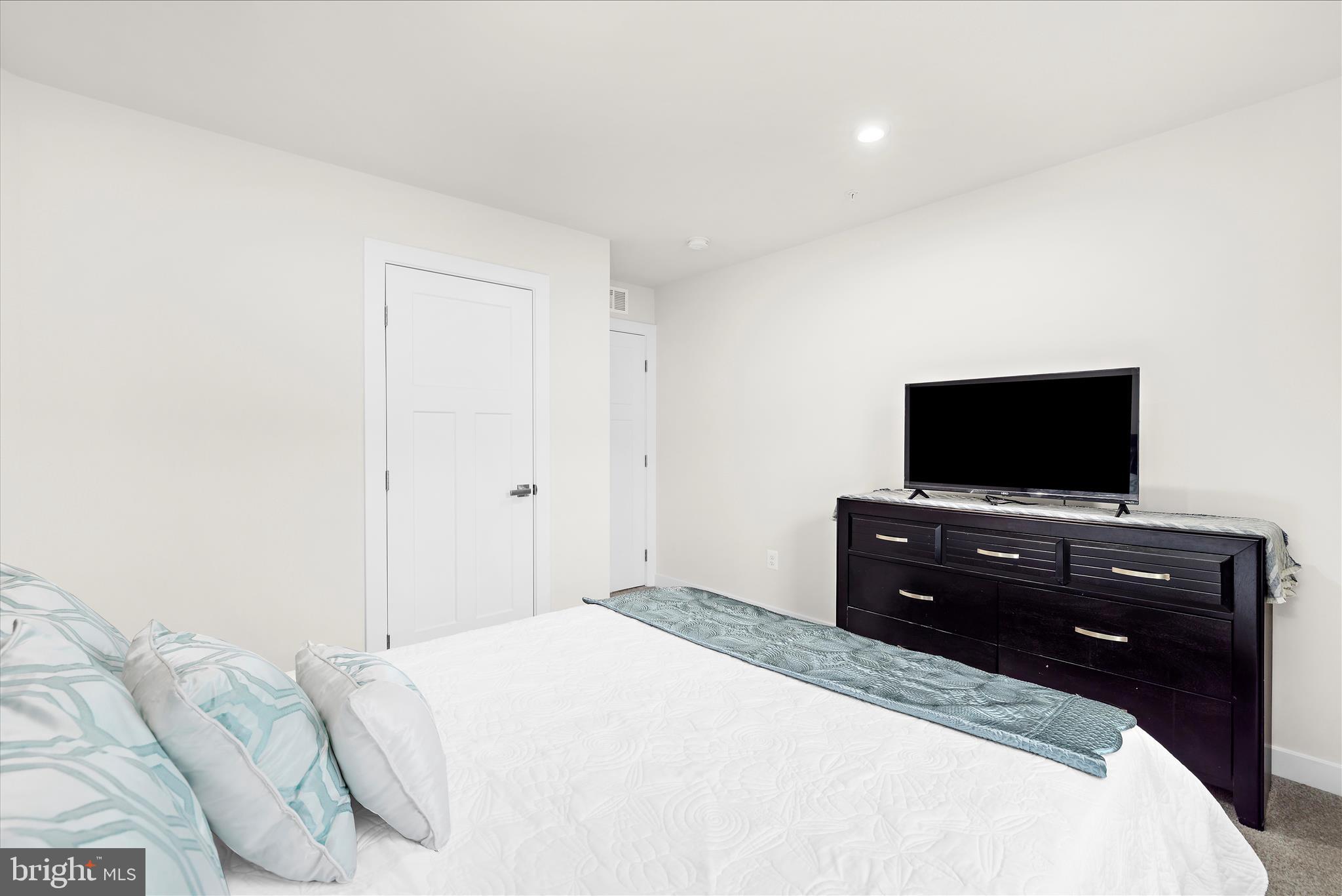 PERRY'S RETREAT - Residential