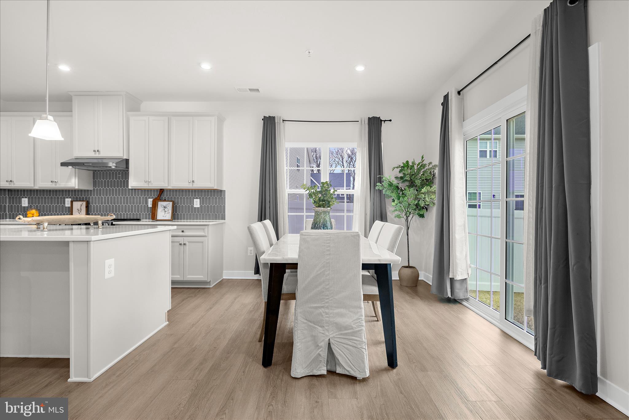 PERRY'S RETREAT - Residential