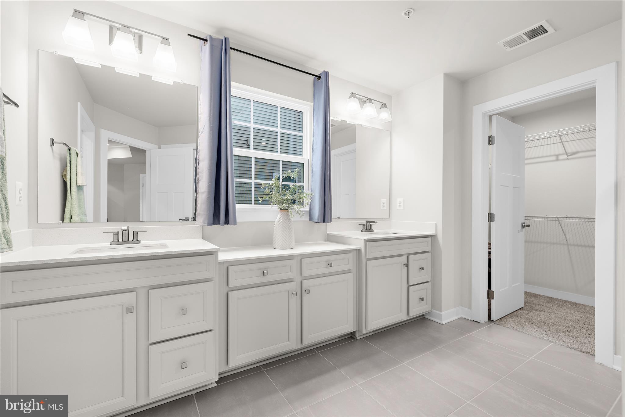 PERRY'S RETREAT - Residential