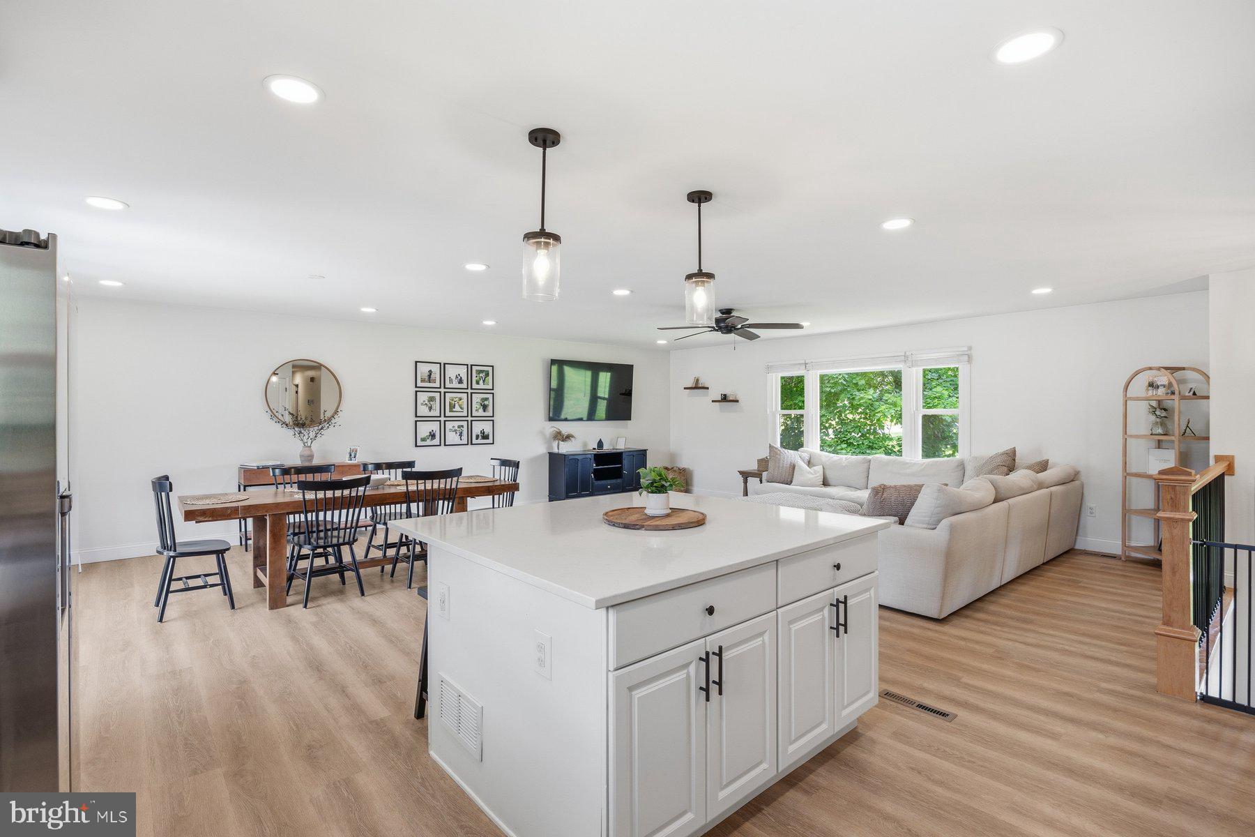 6410 CANDLEWICKE COURT